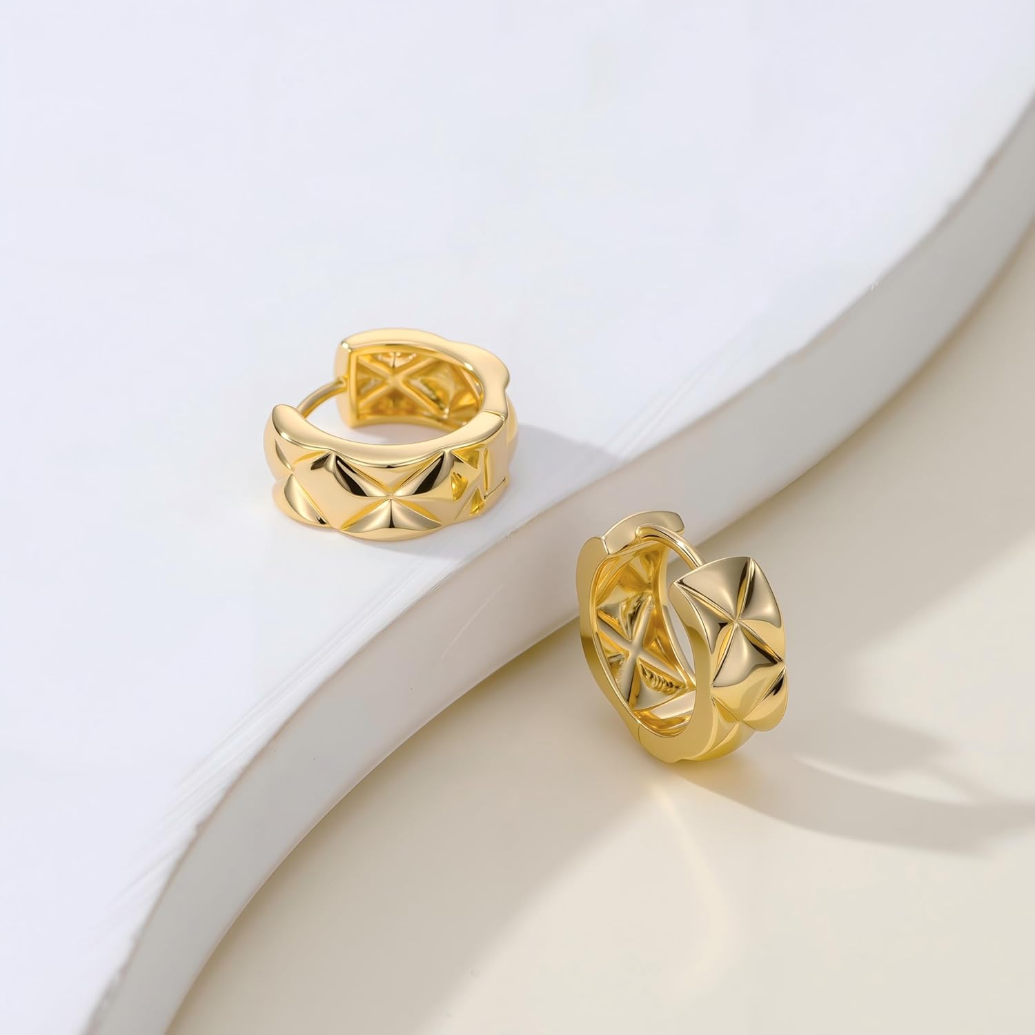 14K Gold Plated Hoops Earrings for Women Rhombus Pattern Thick Small Hoop Earring Mini Chunky Hoops Earring Womens Hinged Snap Back 16mm