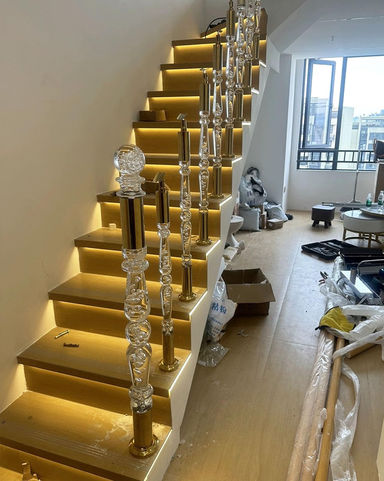 Paletto Newel in acrilico trasparente con base in acciaio inossidabile per ringhiera moderna per scale