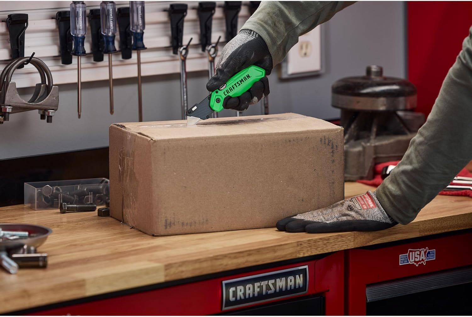 CRAFTSMAN High-Visibility Folding Utility Knife with 1 Blade (CMHT10352)