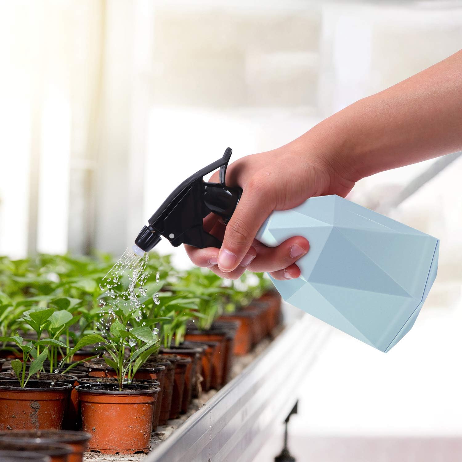 URATOT 1 Piece Blue Spray Bottle Plastic Bottle Empty Spray Bottle Mist Bottles for Gardening, Cleaning, 600ml