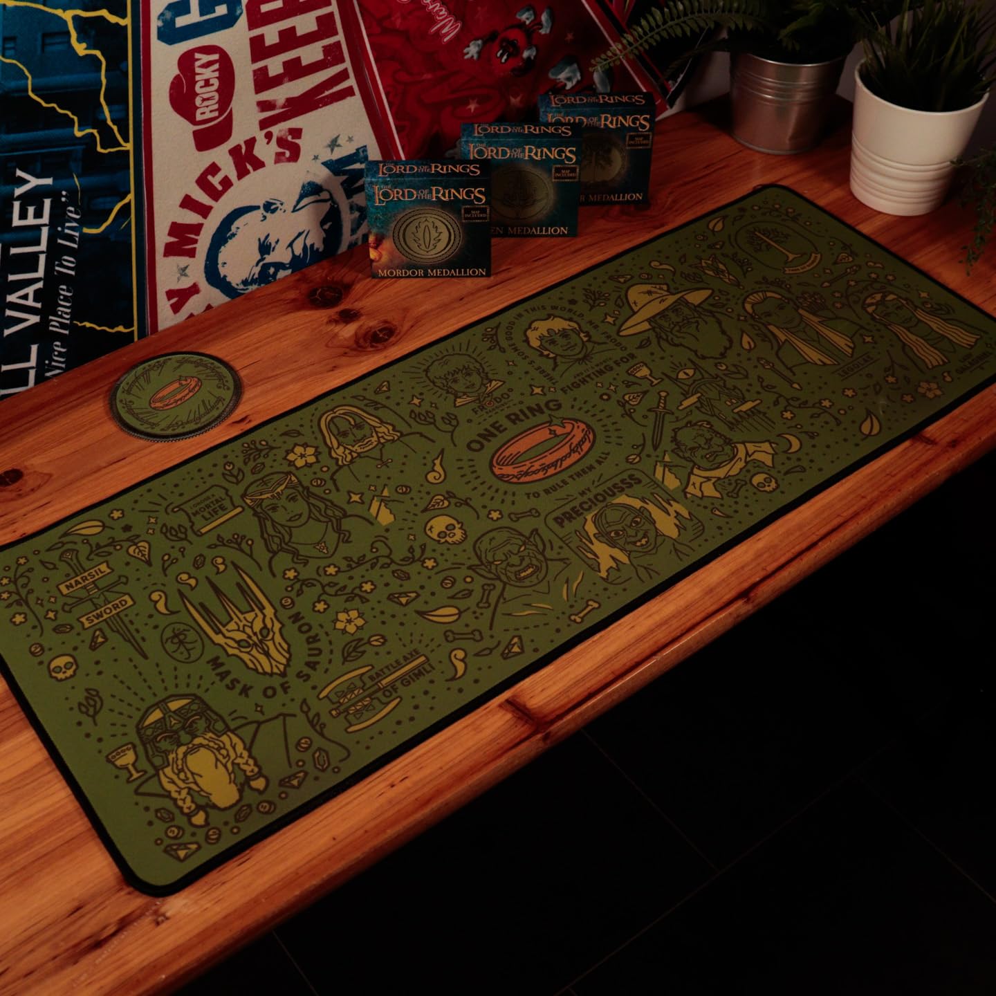 Il Signore degli Anelli - Tappetino da scrivania e sottobicchiere - Grande tappetino per mouse da gioco per computer con sottobicchiere abbinato, design con mappa della Terra di Mezzo, articolo con