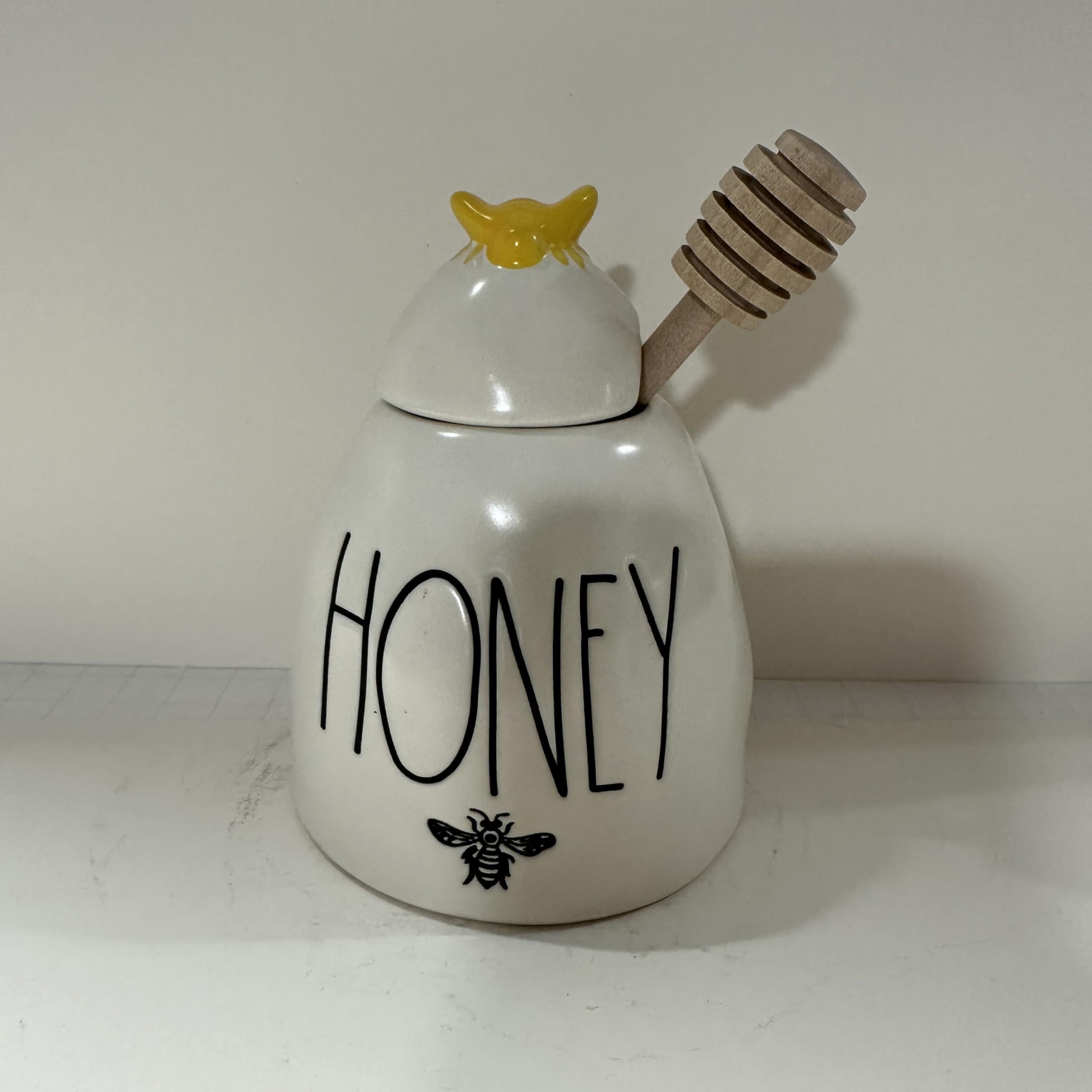 Rae -HONEY BEE Honey Pot with Lid and Wooden Honey Spoon *KITCHENWARE PRODUCT*- Dunn By Magenta