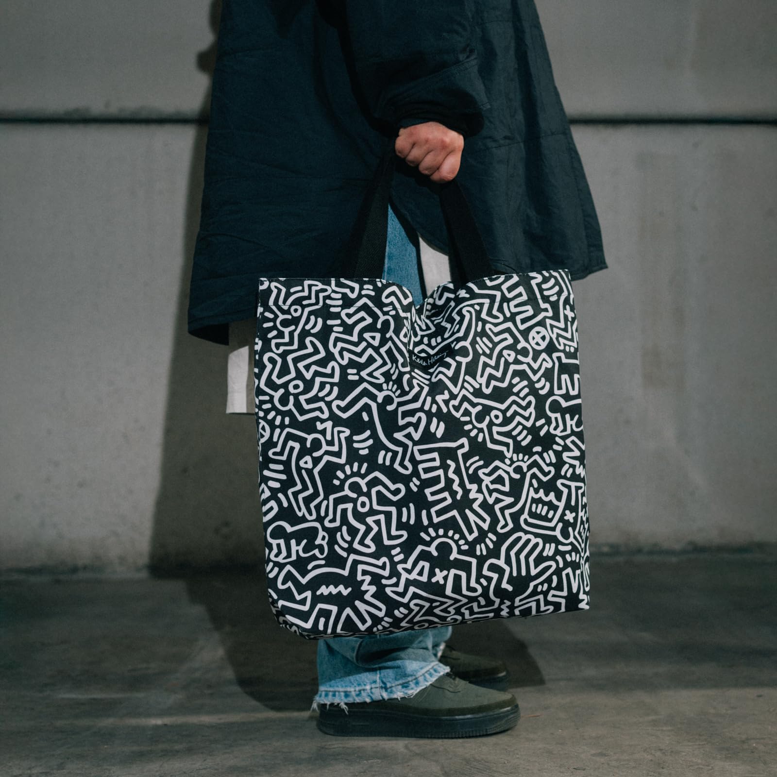Grupo Erik Cotton Tote Bag Keith Haring | 17.7 x 18.1 x 3.9 inches - 45 x 46 x 10 cm | Canvas Tote Bag, Cotton Bag Beach, Canvas Bag Shopper | Graffiti Art Gifts