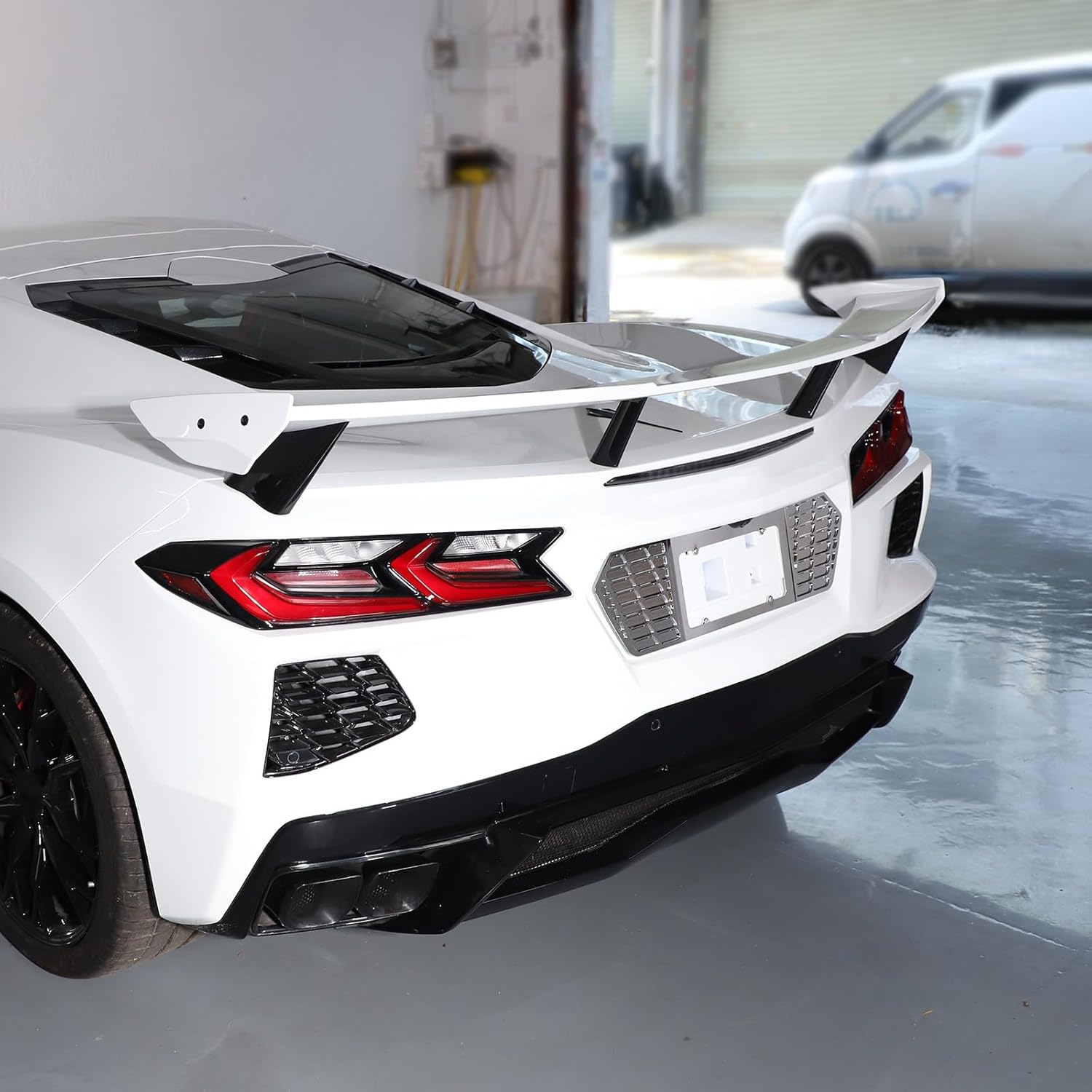 Rear License Frame Protection Cover Trim Aluminum Alloy 1PCS Compatible with Corvette C8 Stingray 2020-2023 Rear License Plate Frame Decoration Accessories (Bright Silver)