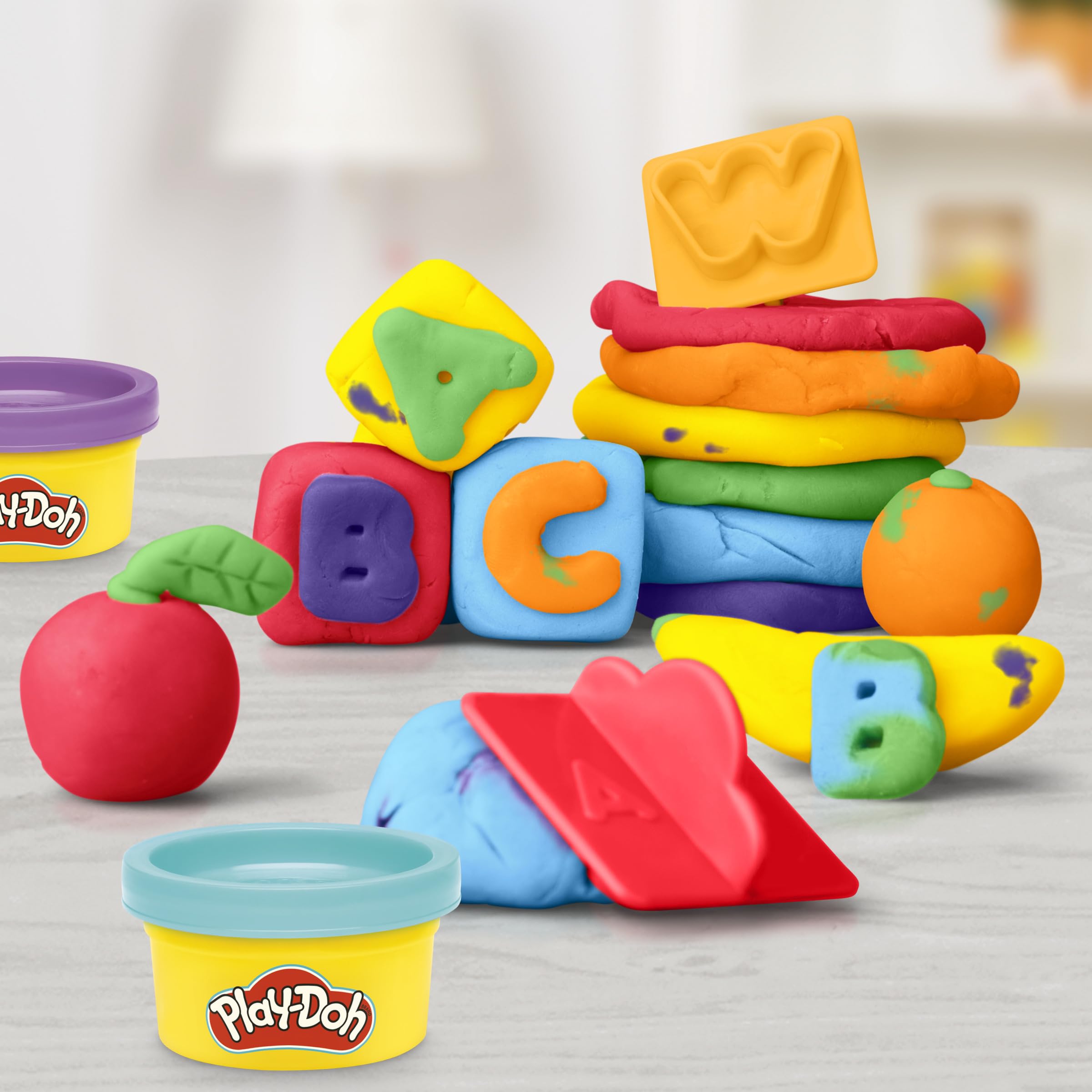 Play-Doh Fundamentals Letter Stamper Set con 6 colores no tóxicos