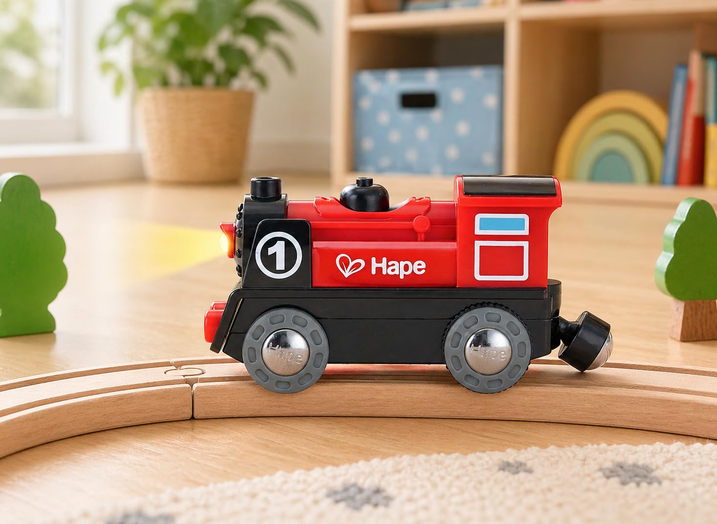 Hape Eisenbahn Set XXL, Zug Starter Set mit großem Schienen Ausbau, Zubehör & Lok Erweiterung, Holzeisenbahn Komplettset ab 3 Jahren
