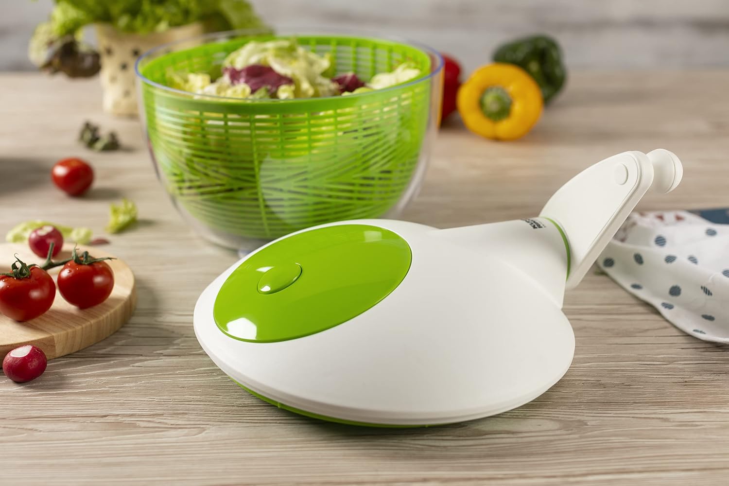 Kuhn Rikon Spinner do sałatek z bocznym uchwytem i przyciskiem Instant-Stop zielony 26 cm