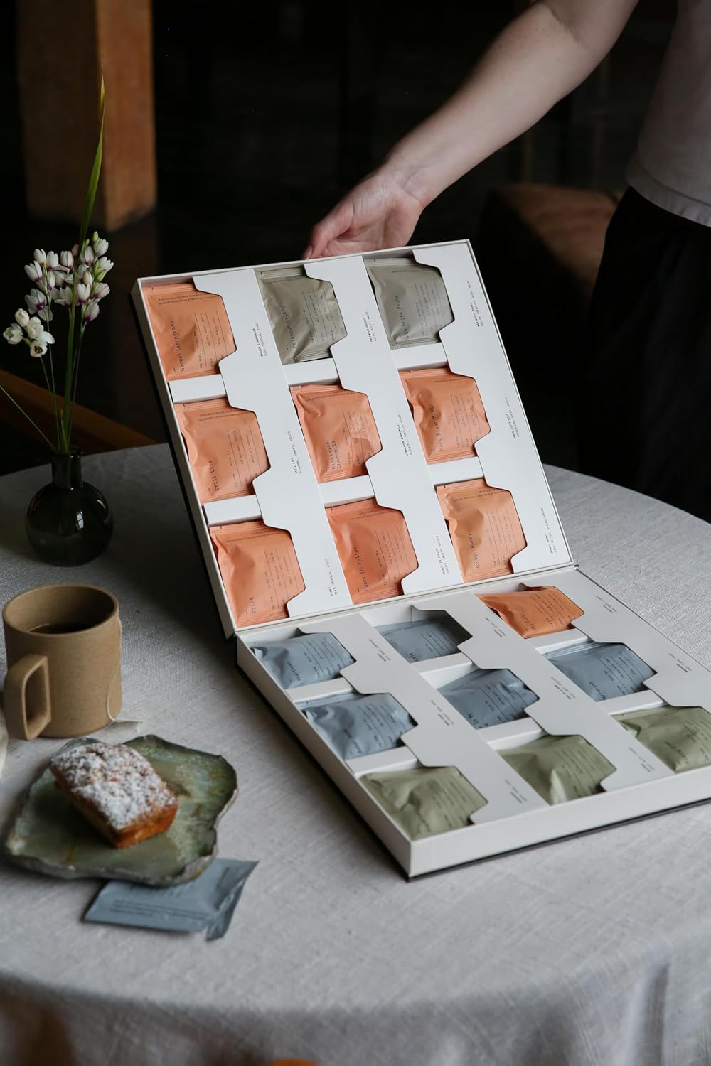 Dona Tea Library - 18 premium blended teas conveniently packaged in 36 plant-based sachets and stored in an elegant case - Image 4