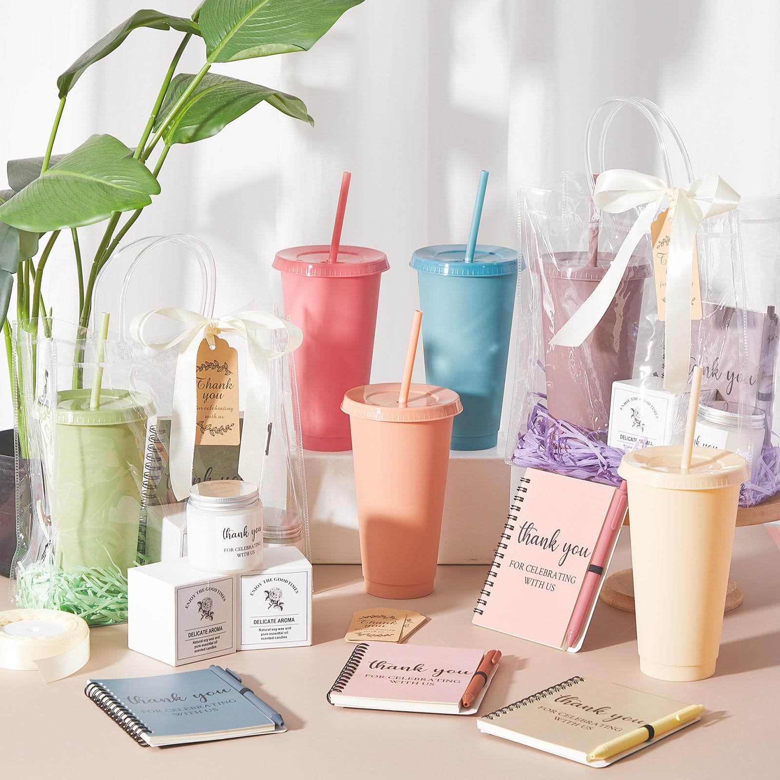 Nuogo 6 juegos de premios de baby shower para jugadores ganadores adultos, incluye vaso de plástico, cuaderno, velas perfumadas, bolsa de regalo, regalo para el jugador de baby shower (estilo elegante