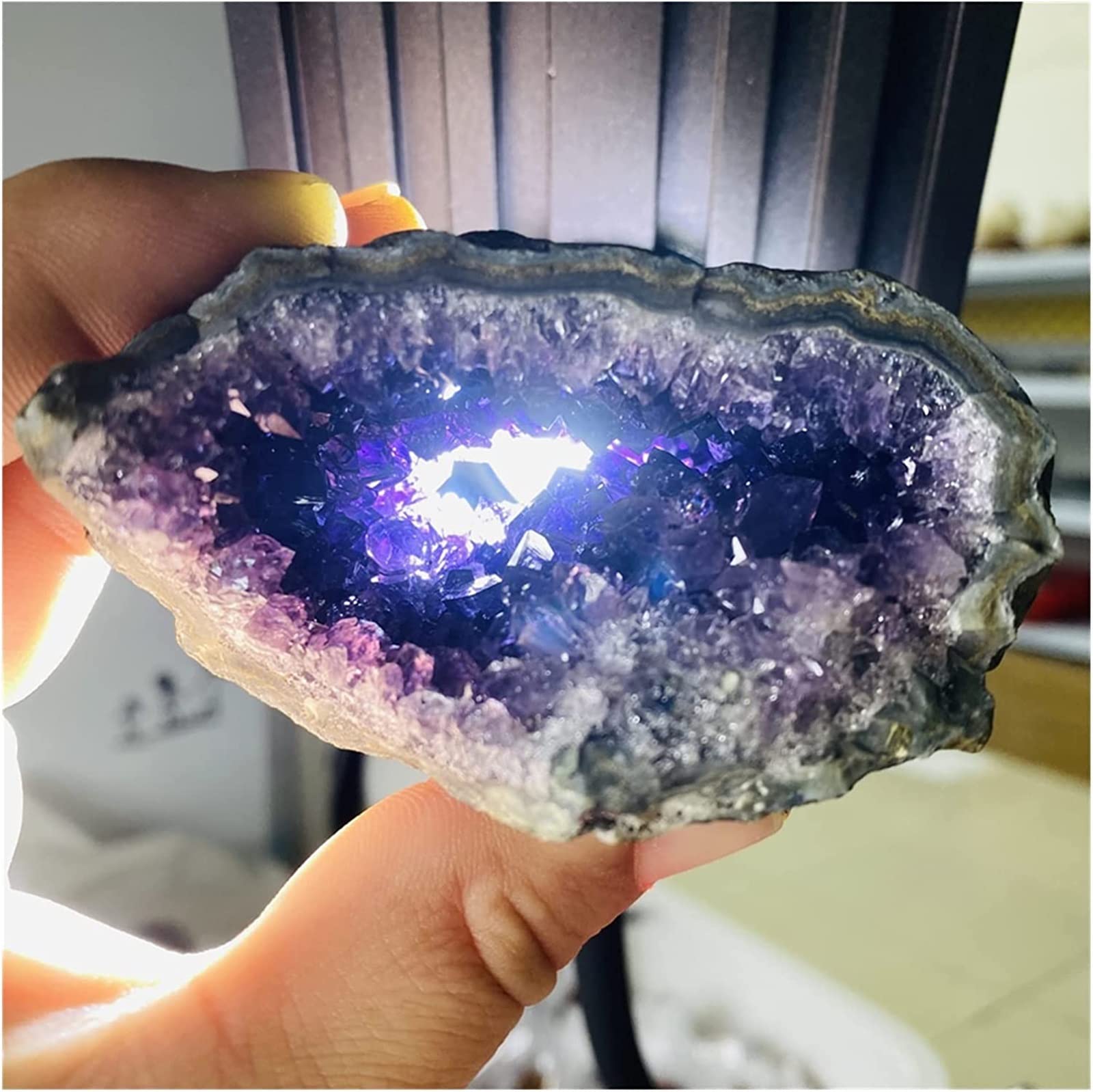 Améthyste rough stone : le cadeau spirituel idéal en cristal de roche naturelle