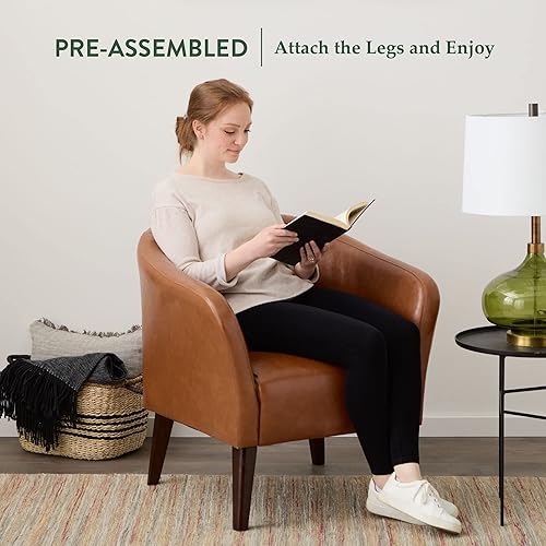 Miniatura 18 de Edenbrook Collins - Silla tapizada con botones y patas de madera para sala de estar, piel sintética gris Piel sintética de color gris.,Cuero de