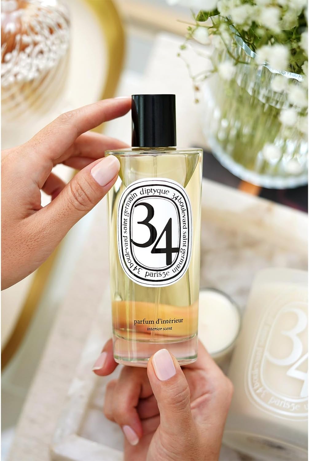 Diptyque 写真集　34 heures Diptyque 34 Boulevard Saint Germain Room Spray V34BV2 User Manual