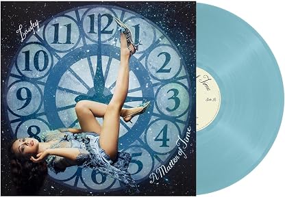 Laufey - A Matter Of Time [Timeless Blue Vinyl] por Laufey, capa do álbum