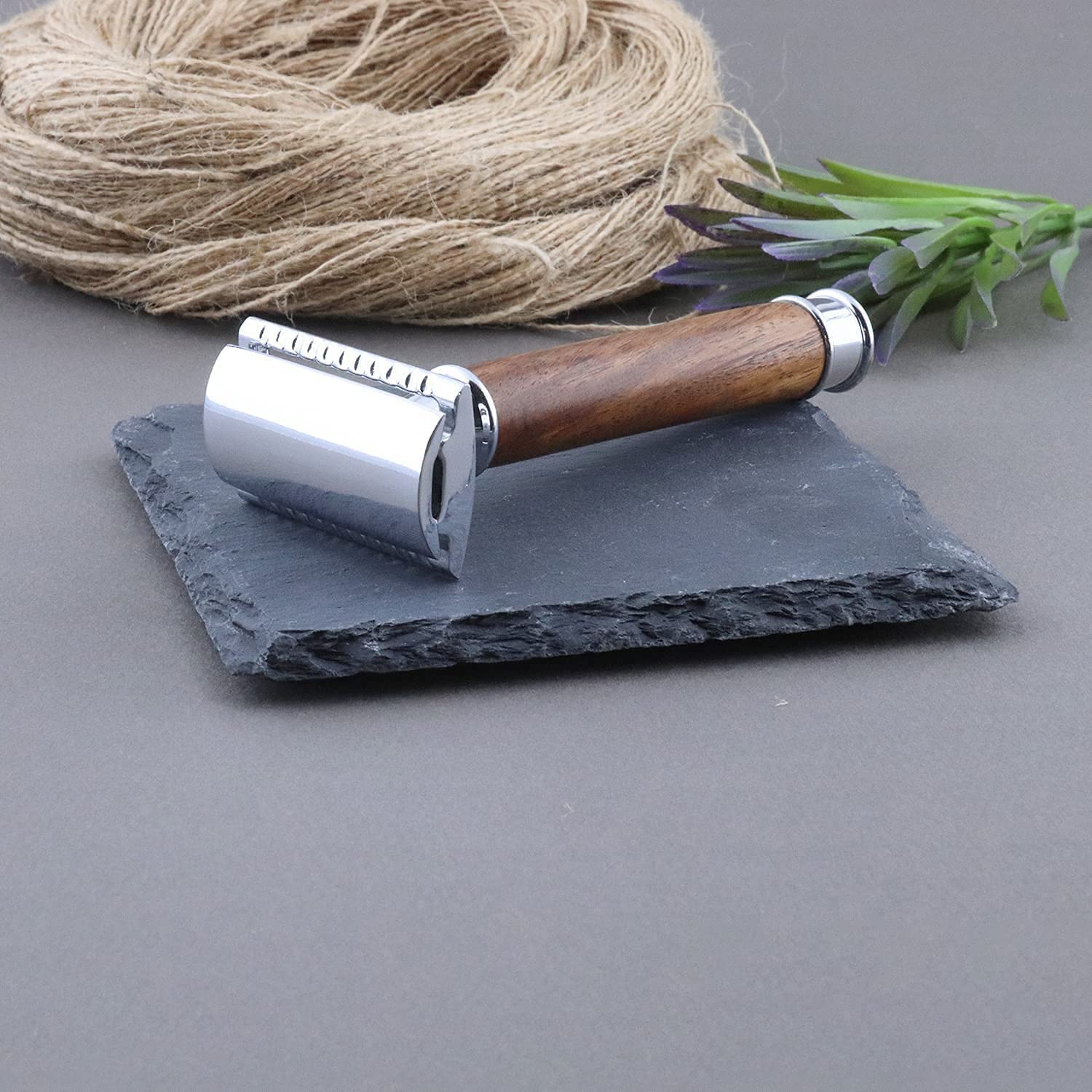 Haryali London Kit da barba Uomo, regalo uomo set da 6 pezzi include rasoio di sicurezza, Vegano Pennello da Barba, support rasoio barba, Sapone da barba, Ciotola Barba e porta pennello da barba