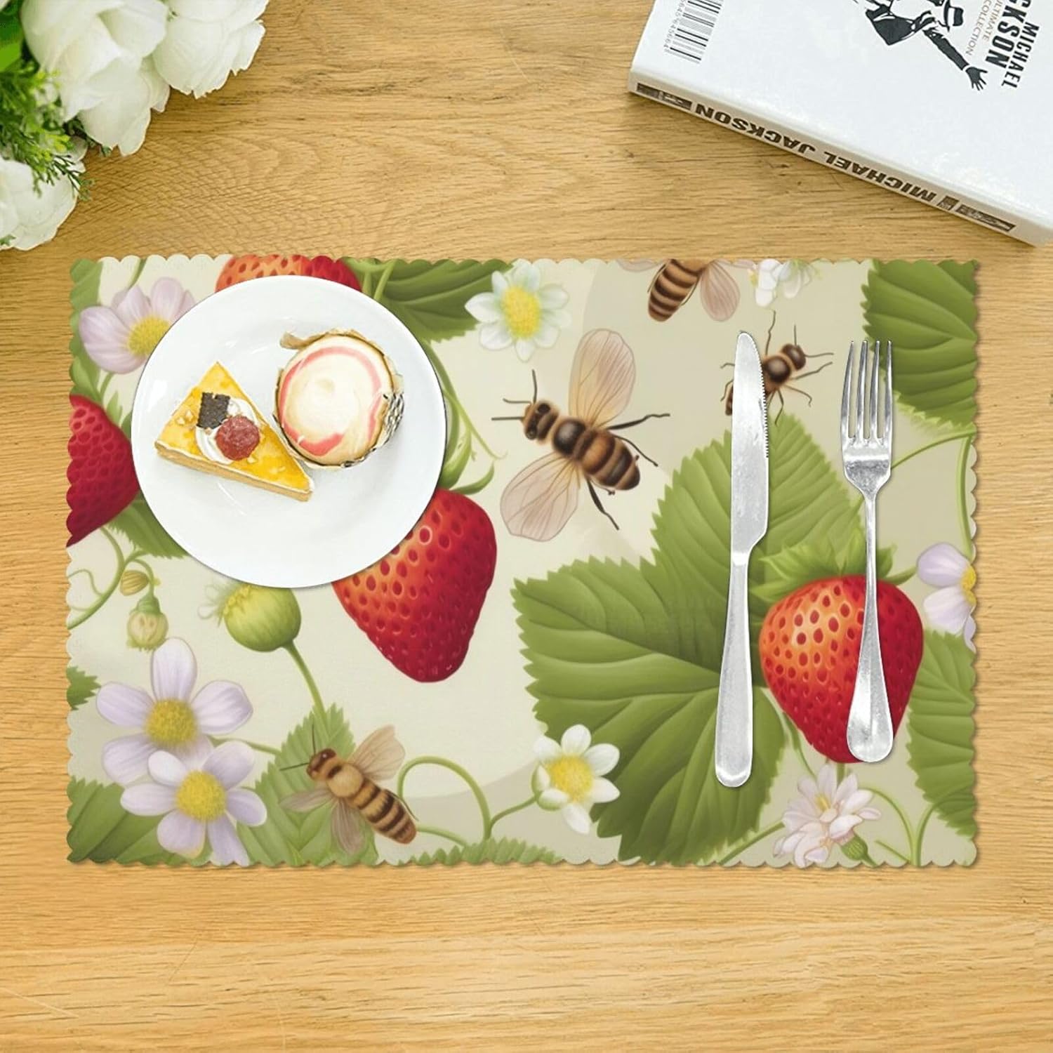 Lovely Strawberry Table Placemats Set of 4, 12x18 Inch Placemats for Holiday Banquet Kitchen Table Decor,Machine Washable