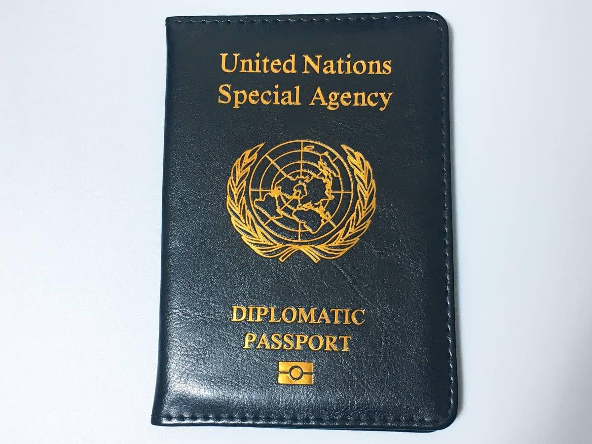 Amazon.co.jp: UN 国際連合 国連外交官用 パスポートカバー ほぼ