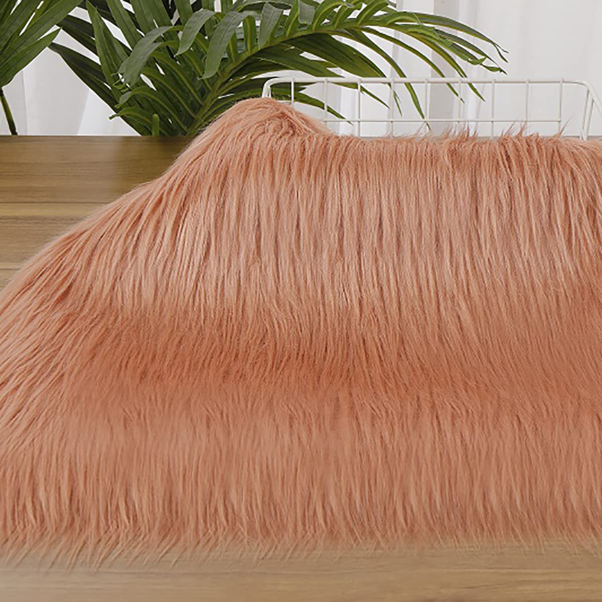 Faux Fur Fabric Luxury Shag Fur Long Pile Plush Fabric for DIY Craft Decoration Photo Prop Backdrop Cosplay Chairs Sofa Cushion Rugs(Size:25x45cm,Color:32 Pink red)