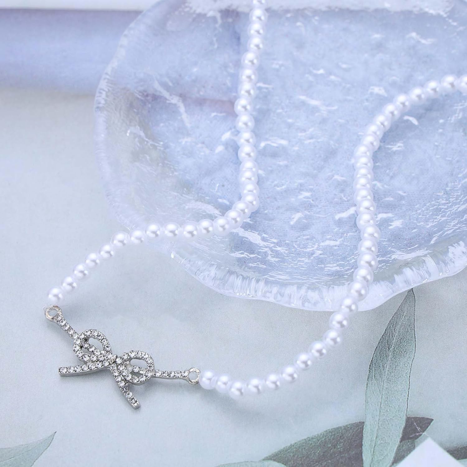 Andelaisi Boho Pearl Necklace Choker Pearl Bow Chain Choker Necklace Round Imitation Pearl Chain Necklace Wedding Bridal Pearl Necklace Chain for Women(Style A) - Image 4