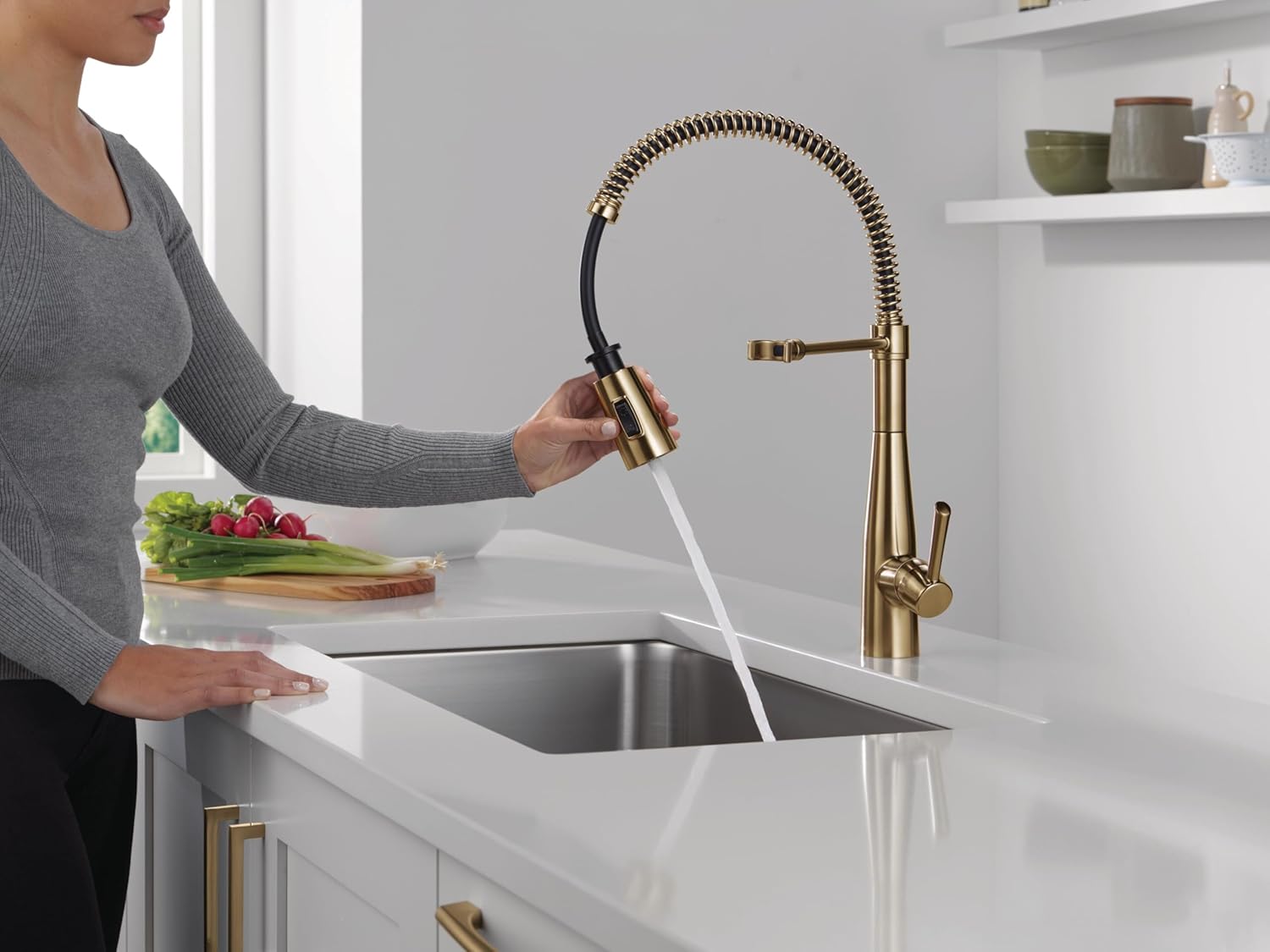 Delta Essa Pro Style Commercial Kitchen Faucet with Pull Down Sprayer, Brushed Gold Single Hole Kitchen Sink Faucet, Single Handle, Champagne Bronze 9613-CZ-DST - Image 2