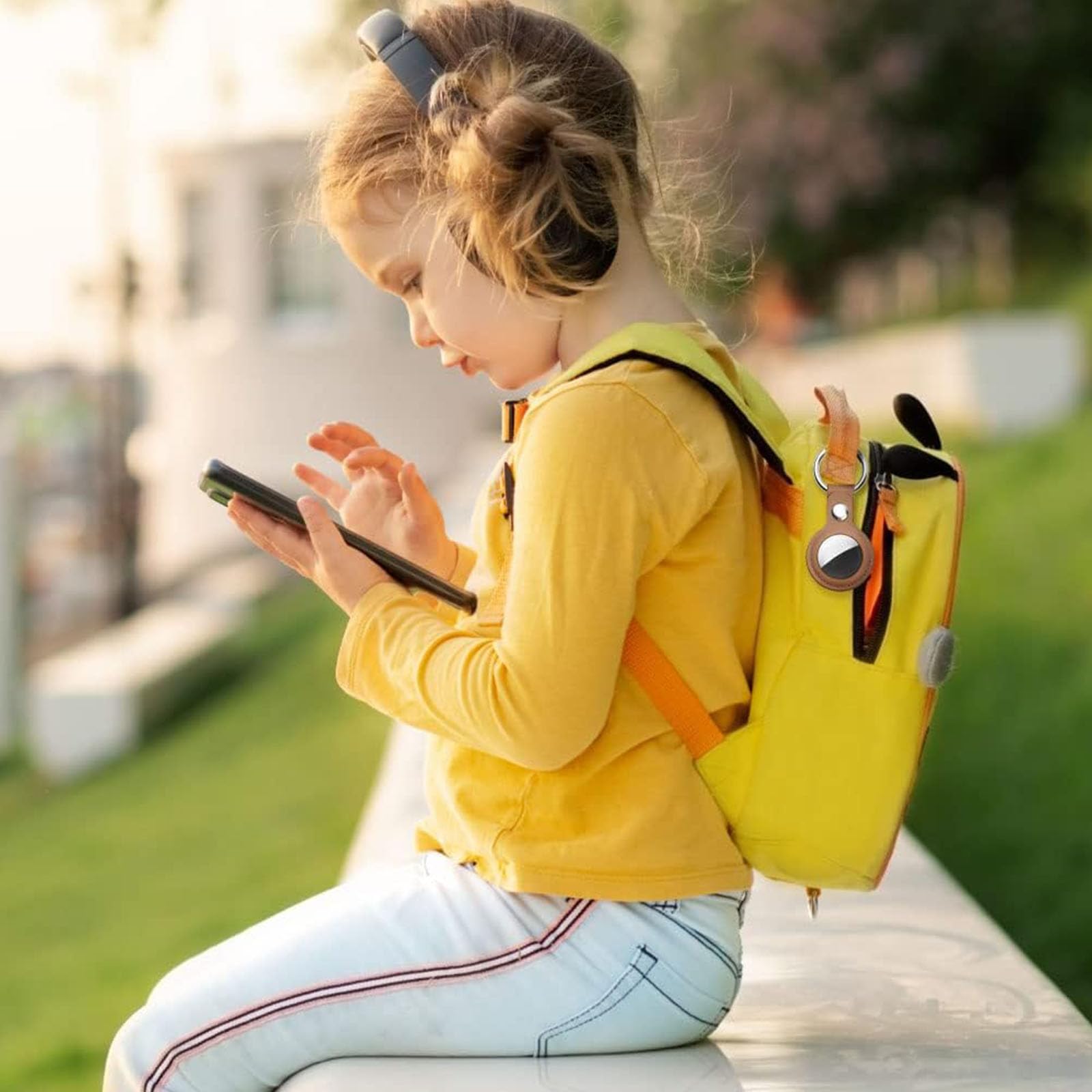 Ainiv Llavero para AirTag, 1 Pieza Llaveros para AirTag Funda Protectora, PU Localizador Portátil Antipérdida, Protectora de Cuero Funda Bluetooth Tracker Mascotas y Mochilas — view 7