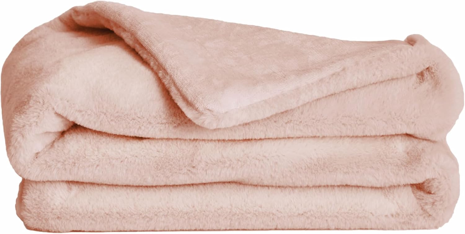 UnHide Lil’ Marsh Faux Fur Blanket Durable, Lightweight