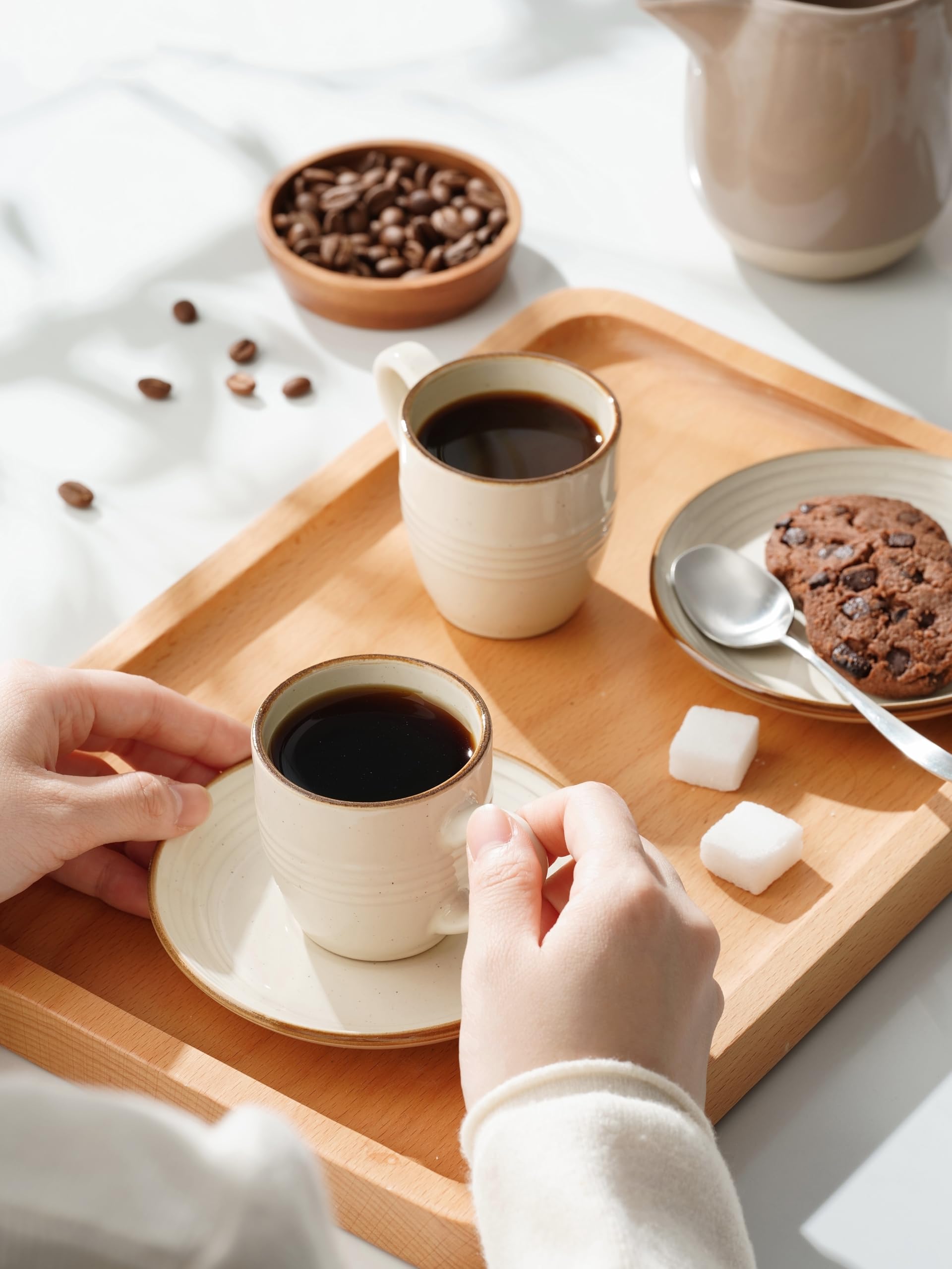 famiware Jupiter Lot de 4 tasses à expresso et soucoupes en céramique de 88 ml avec poignée, tasse en forme de spirale en grès pour thé, latte, café, passe au micro-ondes et au lave-vaisselle, blanc