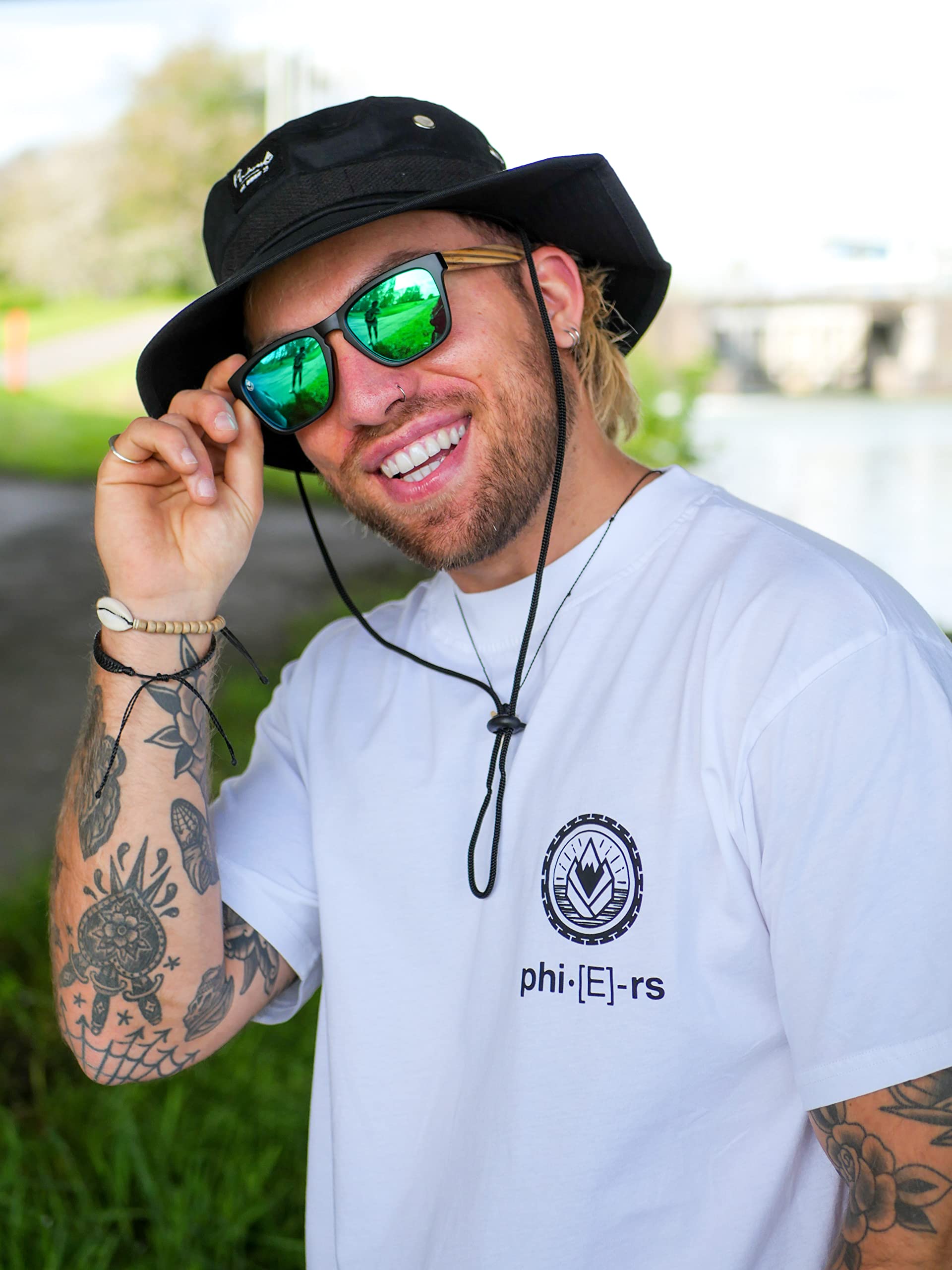 Phiabolus - Sonnenbrille für Damen und Herren in Schwarz/Grün mit Holzoptik