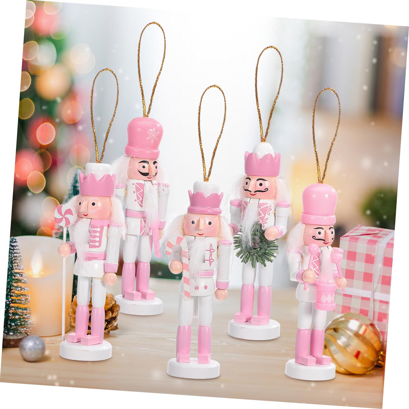 DOITOOL Lot de 5 casse-noisettes pour petits argentés - Décoration de Noël miniature - Figurine casse-noisette en peluche - Description chic - Casse-noix en feutre - Utilisation DIY