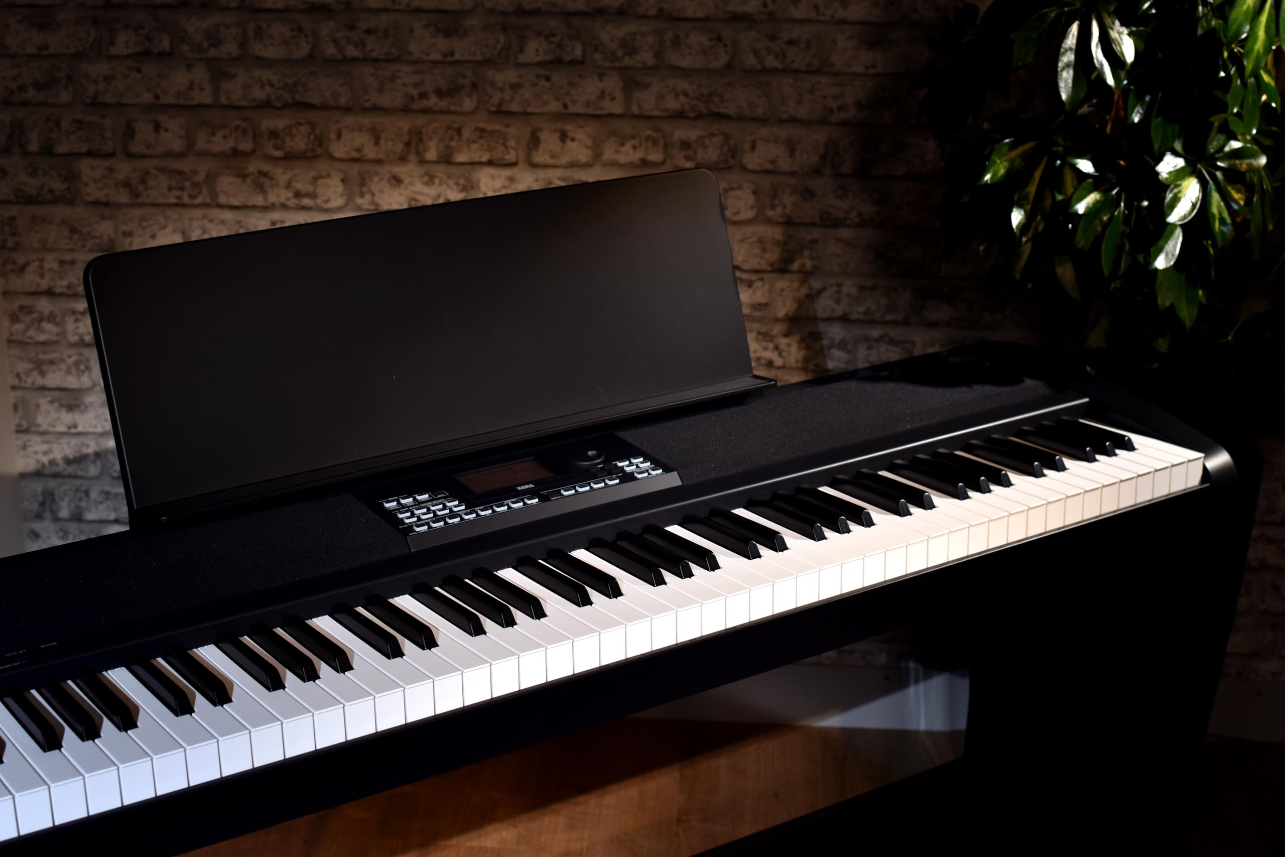 KORG XE20SP - Pianoforti Digitali con Accompagnamenti Styles, Supporto in Legno e 3 Pedali, 88 Tasti