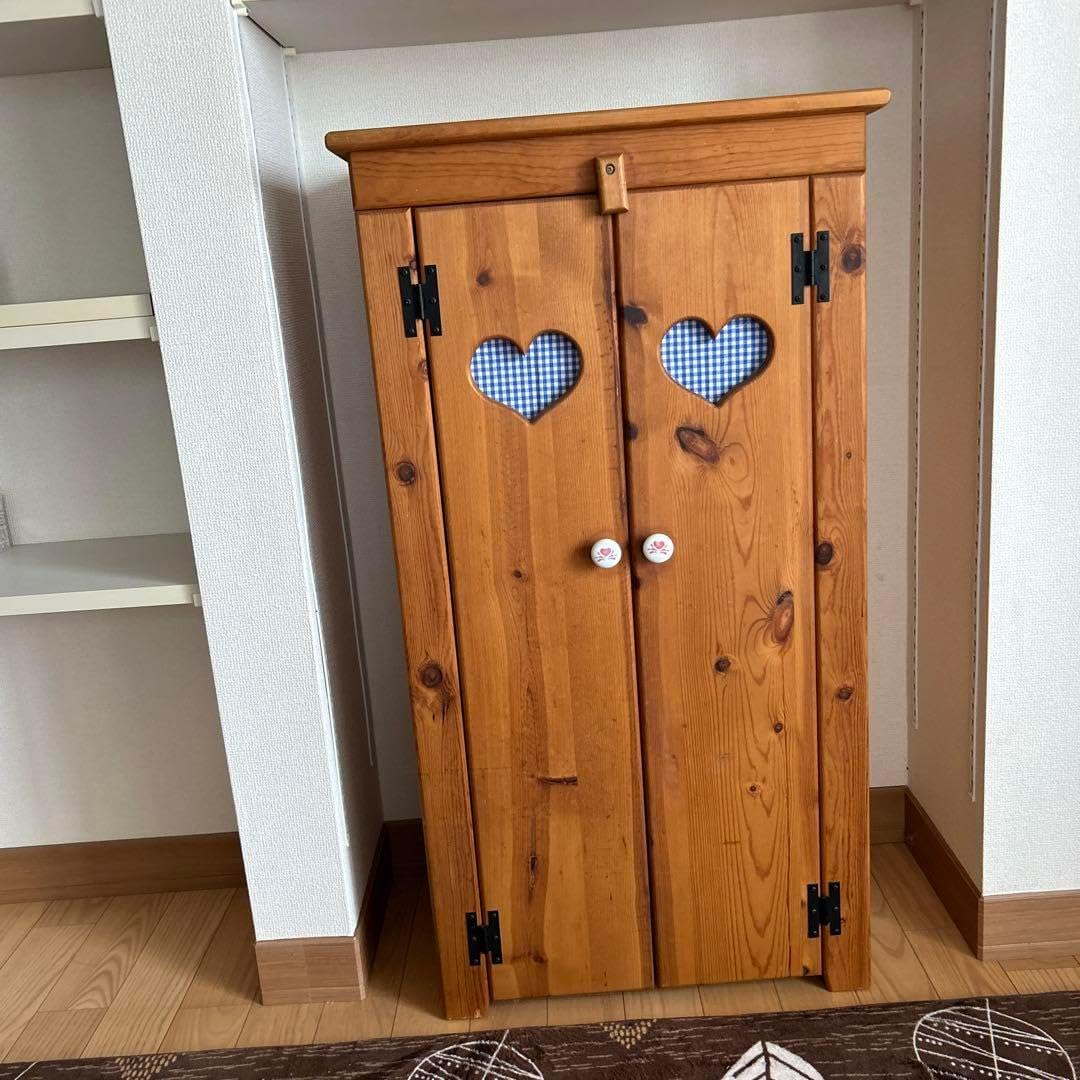 木製カントリー風キャビネット ハート型扉
