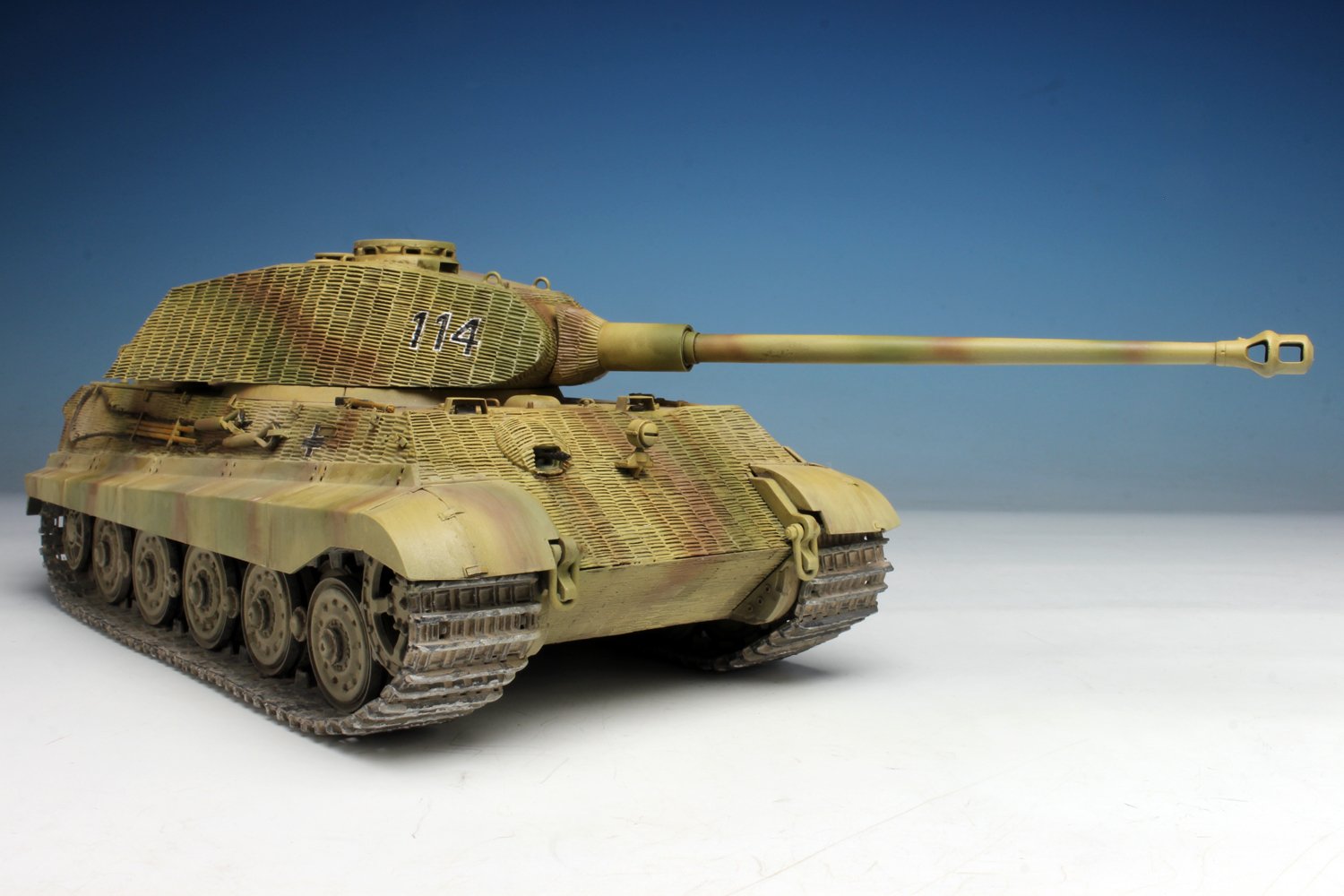 Amazon.co.jp: プラッツ DR6848 1/35 WW.II ドイツ軍 Sd.Kfz.182