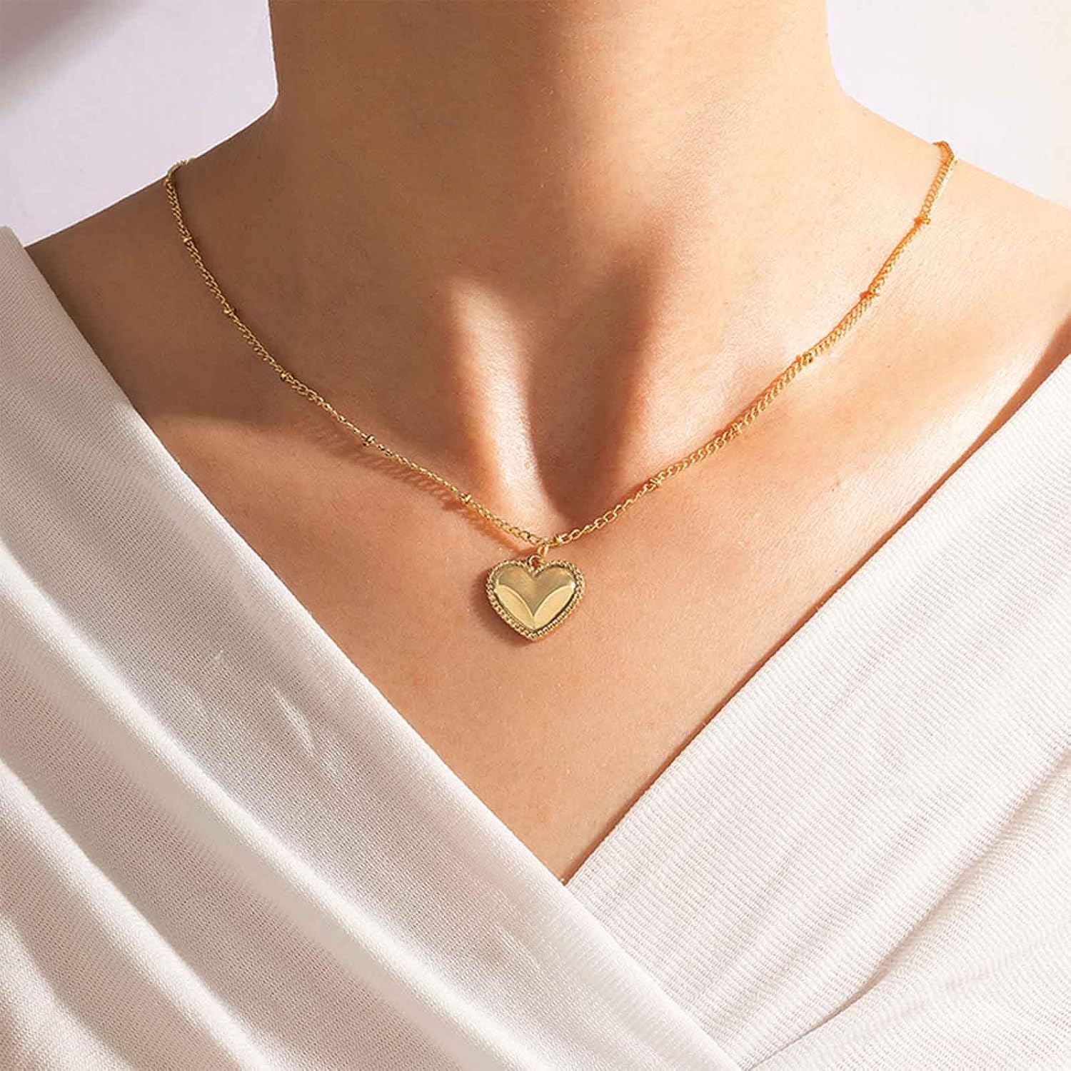 Minimalist Gold Heart Pendant Necklace Hammered Heart Necklace Choker Textured Heart Necklace Heart Shape Necklace Satellite Chain Necklace Jewelry for Women - Image 2