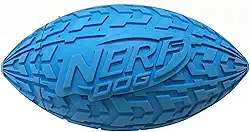 Nerf Dog Tire Squeak Brinquedo para cães de futebol ao ar livre, 15 cm para raças médias e grandes, azul