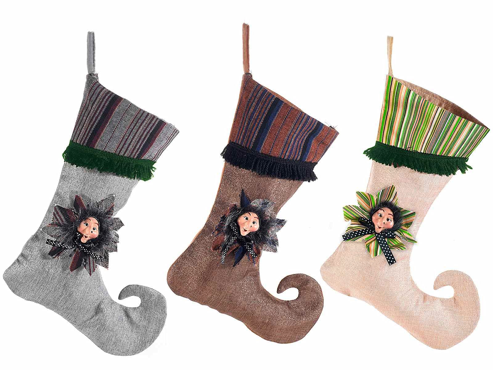 Gruppo Maruccia Calze della Befana in Panno Set da 9 Calze con Befana in Resina Decorazione Natalizia per Il Camino Idea Regalo