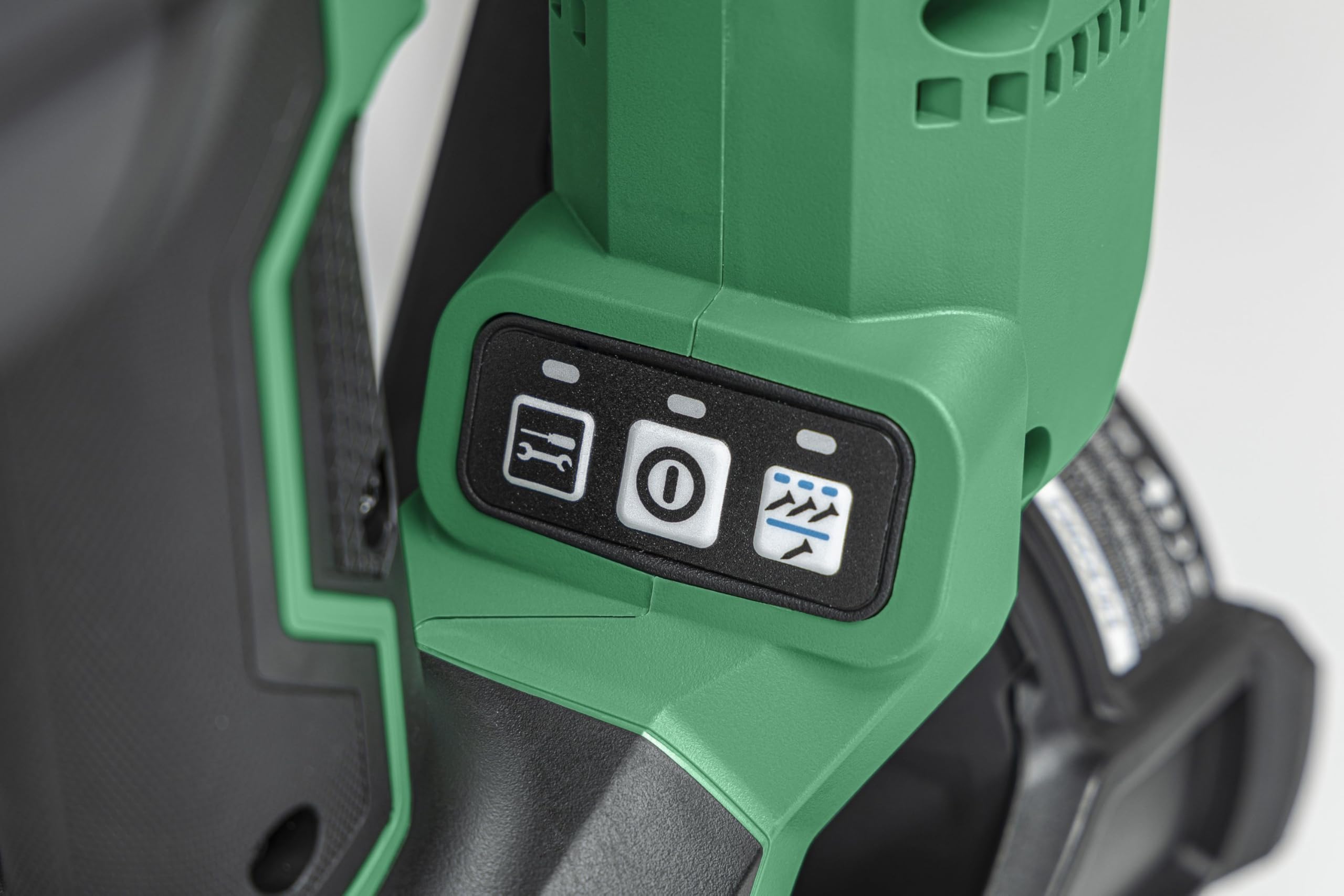 HiKOKI Cloueuse de toit sans fil - 18 V, clous 25-45 mm, entraînement à ressort pneumatique, moteur brushless - Puissante, sans entretien et polyvalente - Mallette incluse