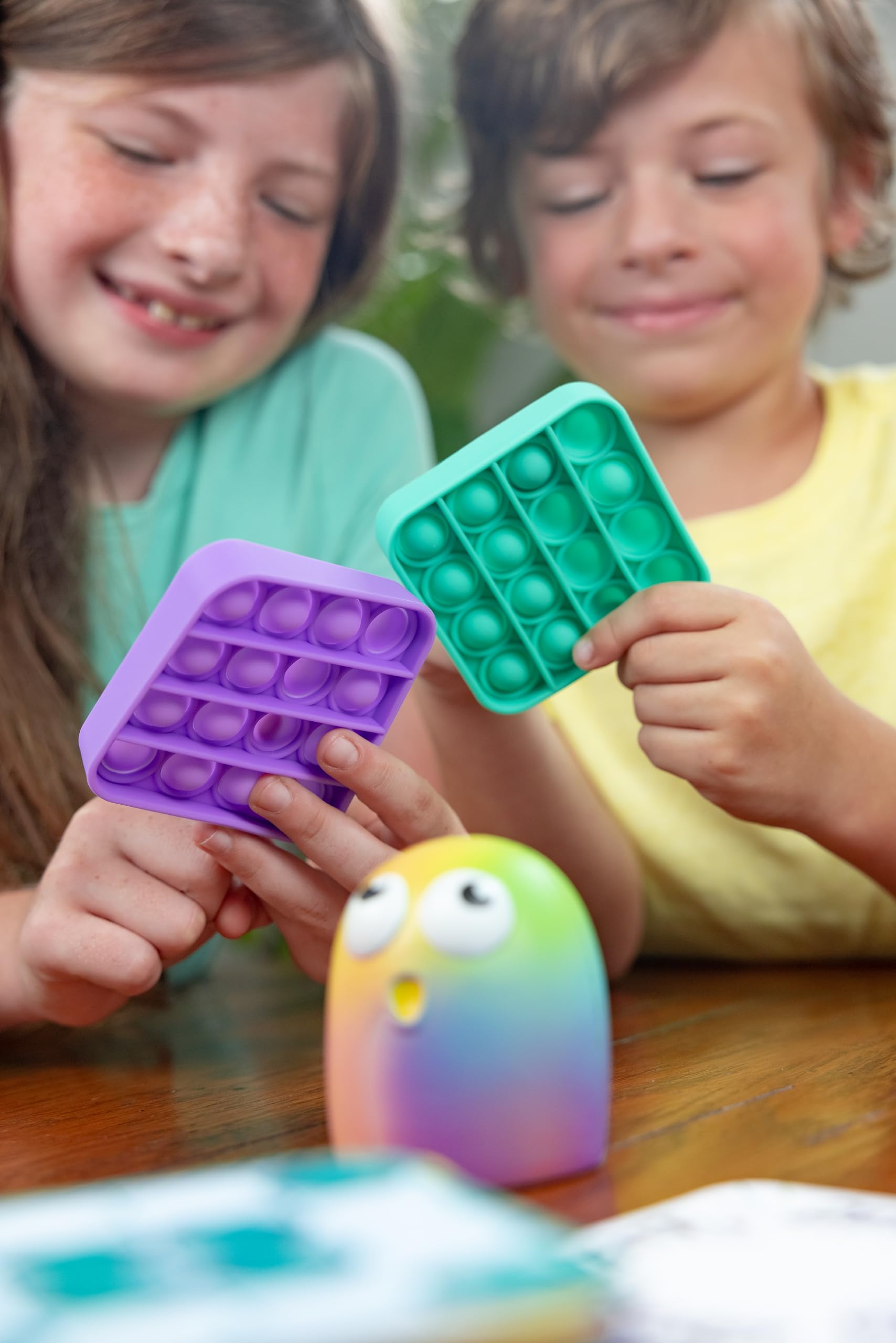 Falomir - Presto GoPop! | Emoción de Velocidad y Reflejos | Juego Interactivo de Mesa | de 2 a 4 Jugadores (6+ Años)