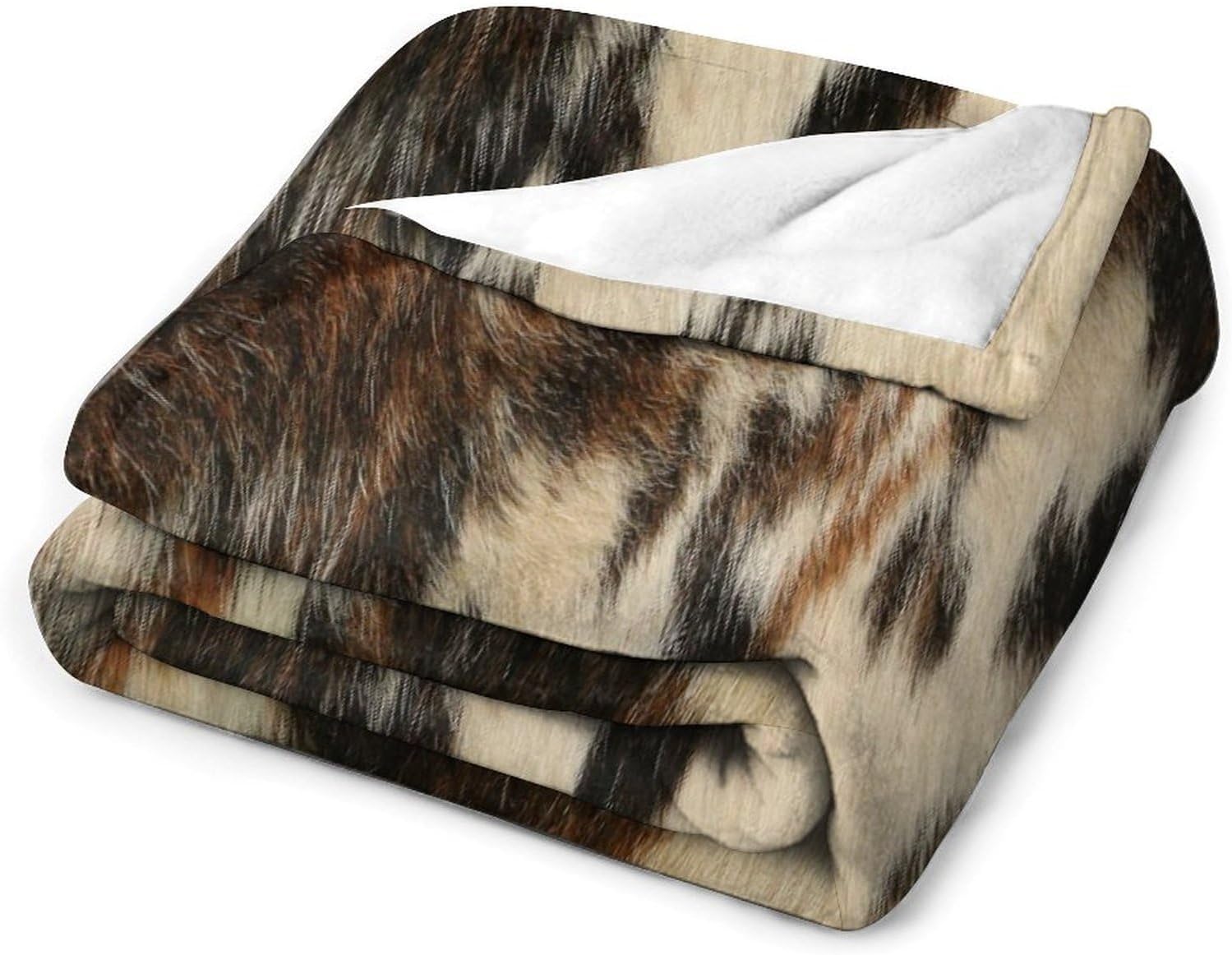 Cow Fur Printed Blanket, Retro Western Cowboy Wildlife Cattle Real Animal Skin Pattern Soft Warm Cozy Plush Flannel Covers for Livingroom Bedroom Couch Chair Camping Travel Home Decor Tapestry 40x50in
