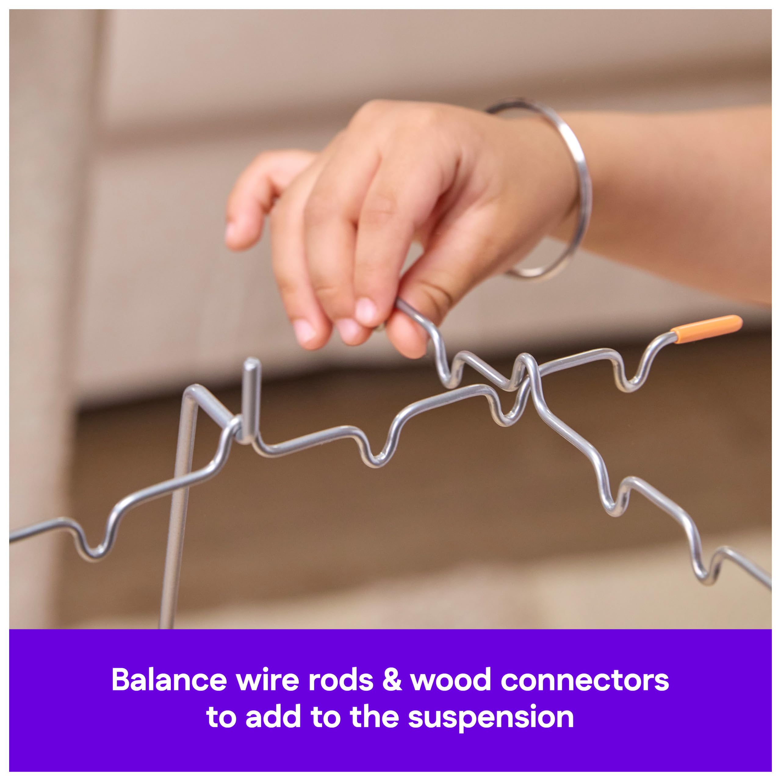 Spin Master Games, Suspend, un juego familiar de equilibrio de manos difíciles y constantes, actividad divertida para niños, adultos y noche de juego familiar, juguete de aprendizaje, 1-4 jugadores