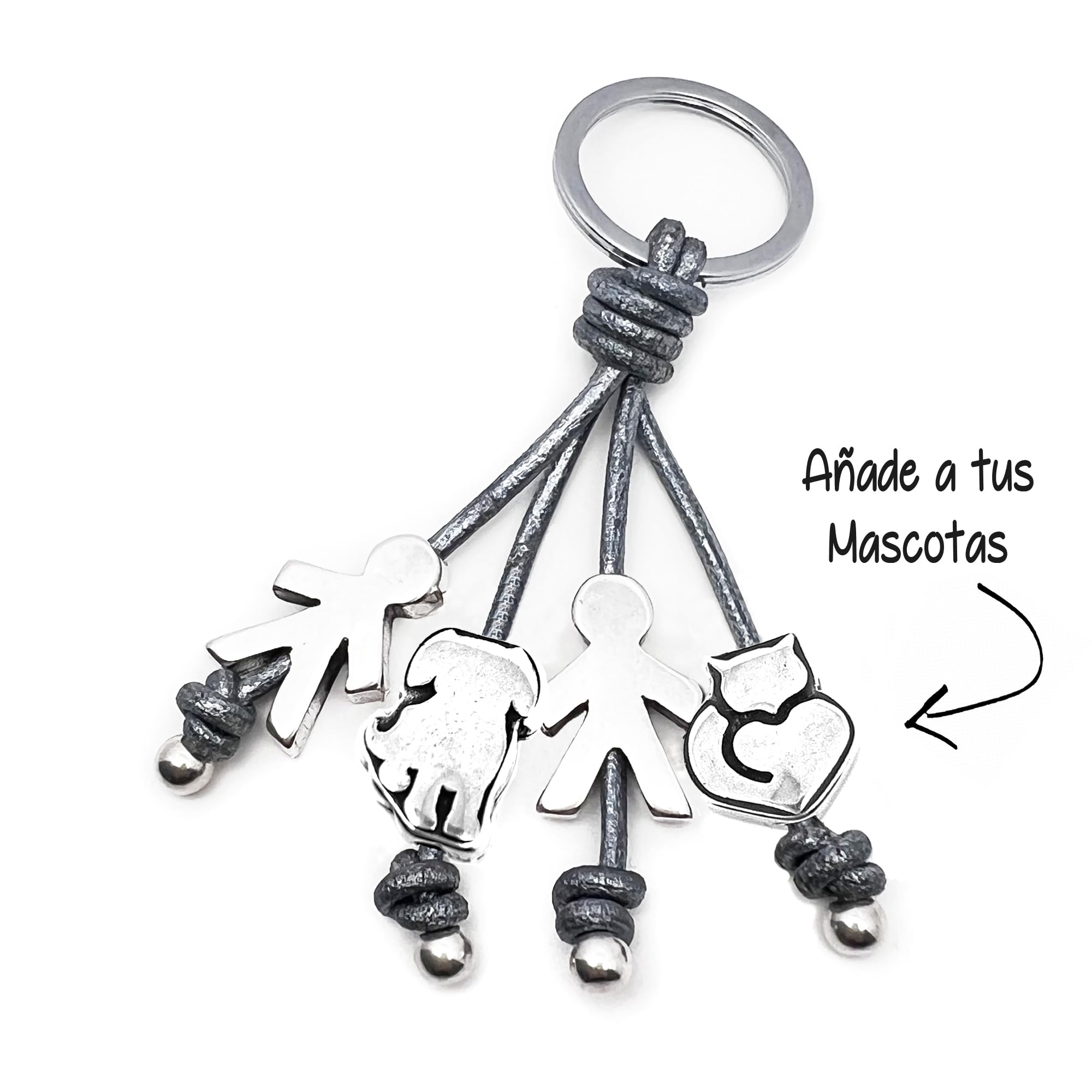 Llavero Niños Personalizado con Nombres, Fabricado en Zamak Baño Plata-Cuero Nacional. Regalo Día del Padre Regalo día de la Madre. Modelo Niños V