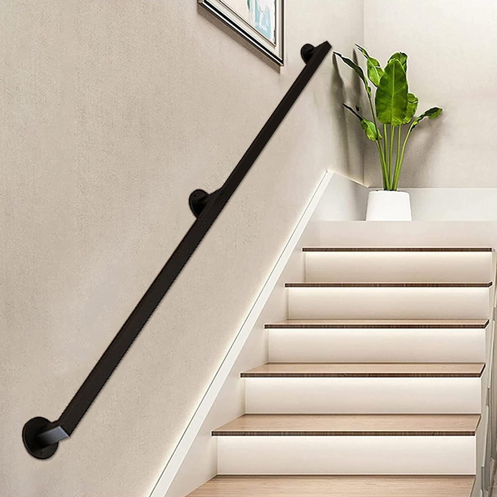 Poignée d'escalier industrielle noire de 4m pour sécuriser l'accès au sous-sol