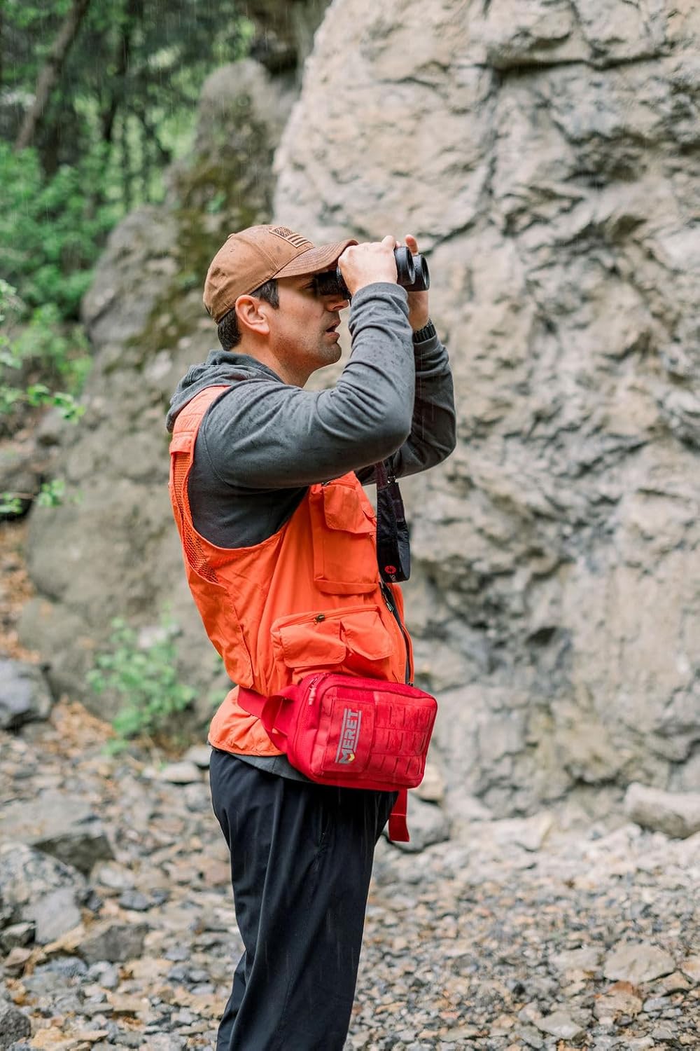 MERET Personal Response Pack | Bag with Modular Organizer, MOLLE Panel, Durable Material, Travel, Hiking, Camping, Preparedness | Medium, Red | Empty Bag