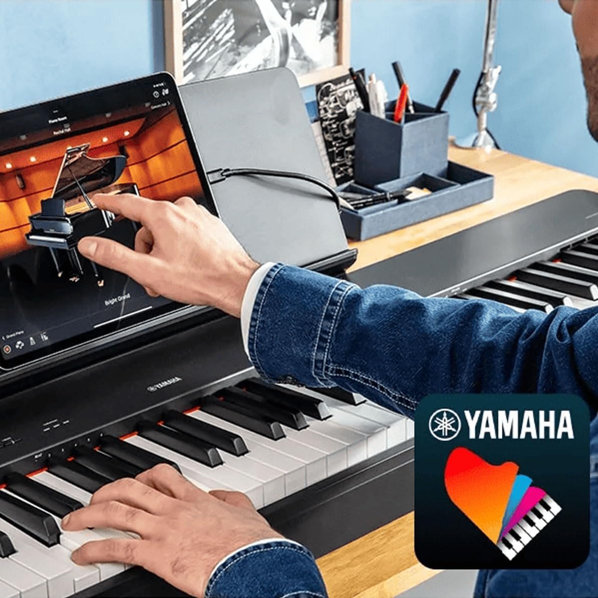 Piano Digital P 225B Preto 88 Teclas Sensitivas Com Fonte e Pedal
