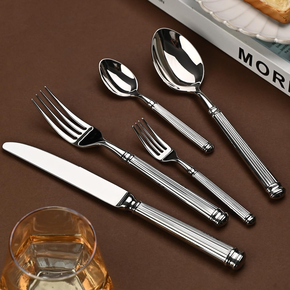 Ensemble de Couverts en Acier Inoxydable 4 pièces Couteau Fourchette Cuillère Fourchettes de Table Ensemble de Vaisselle Poli Miroir