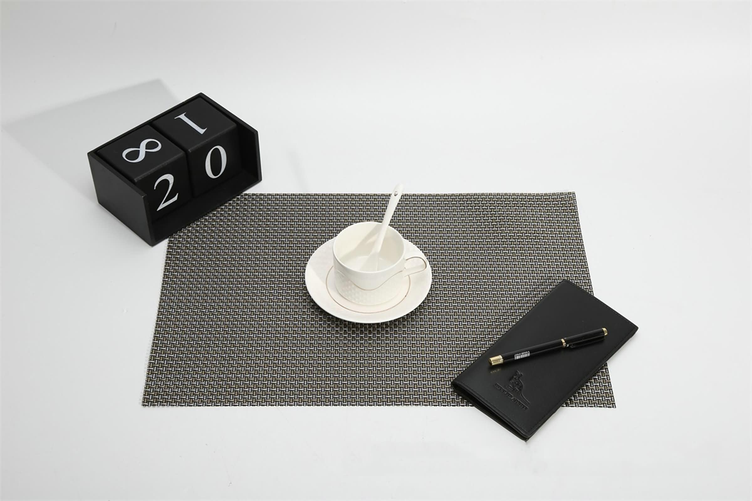 Mantel Individual Pack 10, 45 x 30 CM Negro Oro 70% PVC+30% Pet Manteles Individual, Color Sólido con Rectángulo