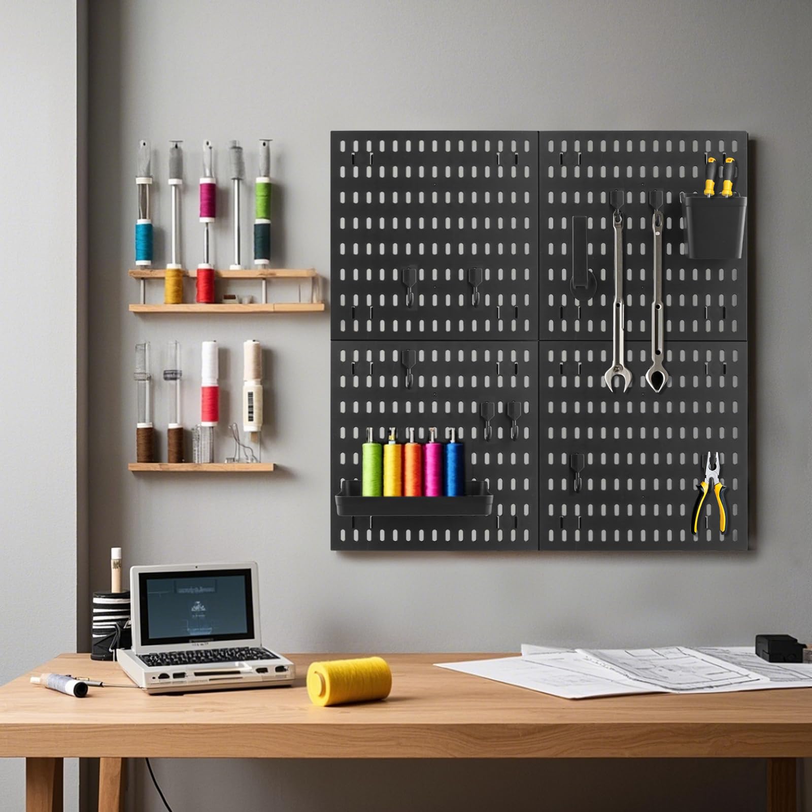 MOUYAT Lot de 4 panneaux perforés pour murs, 4 panneaux noirs de 30 x 30 cm et 18 accessoires