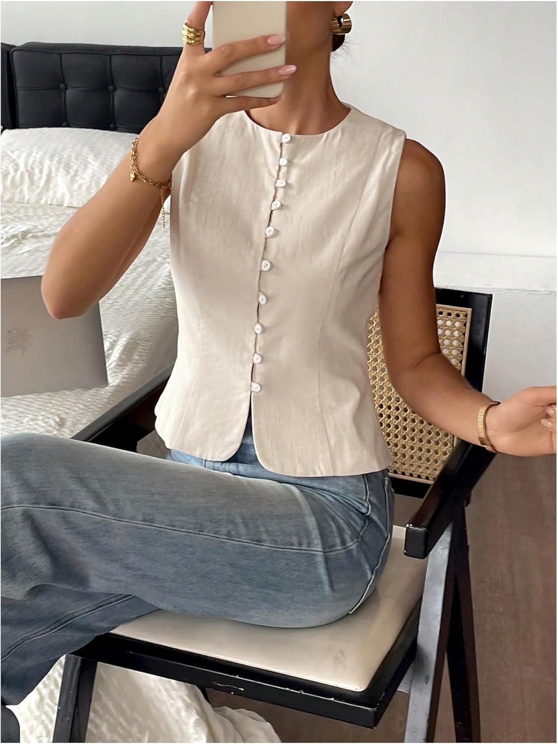 OYOANGLE Women's Button Up Dressy Vest Shirt Crew Neck Sleeveless Blouse Business Casual Outfits