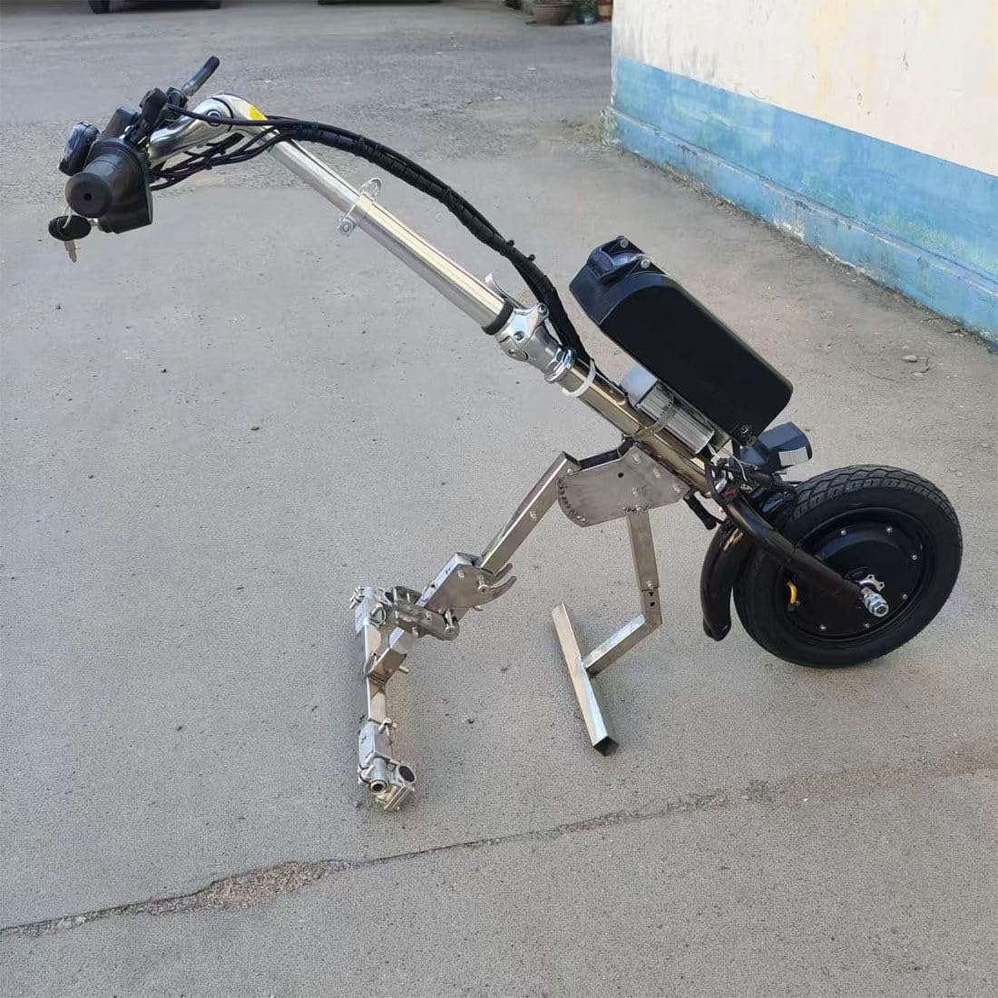 Elektryczny zestaw do konwersji wózka inwalidzkiego z kołem 500 W, urządzenie rehabilitacyjne, przednie światło, amortyzator, akumulator 48 V