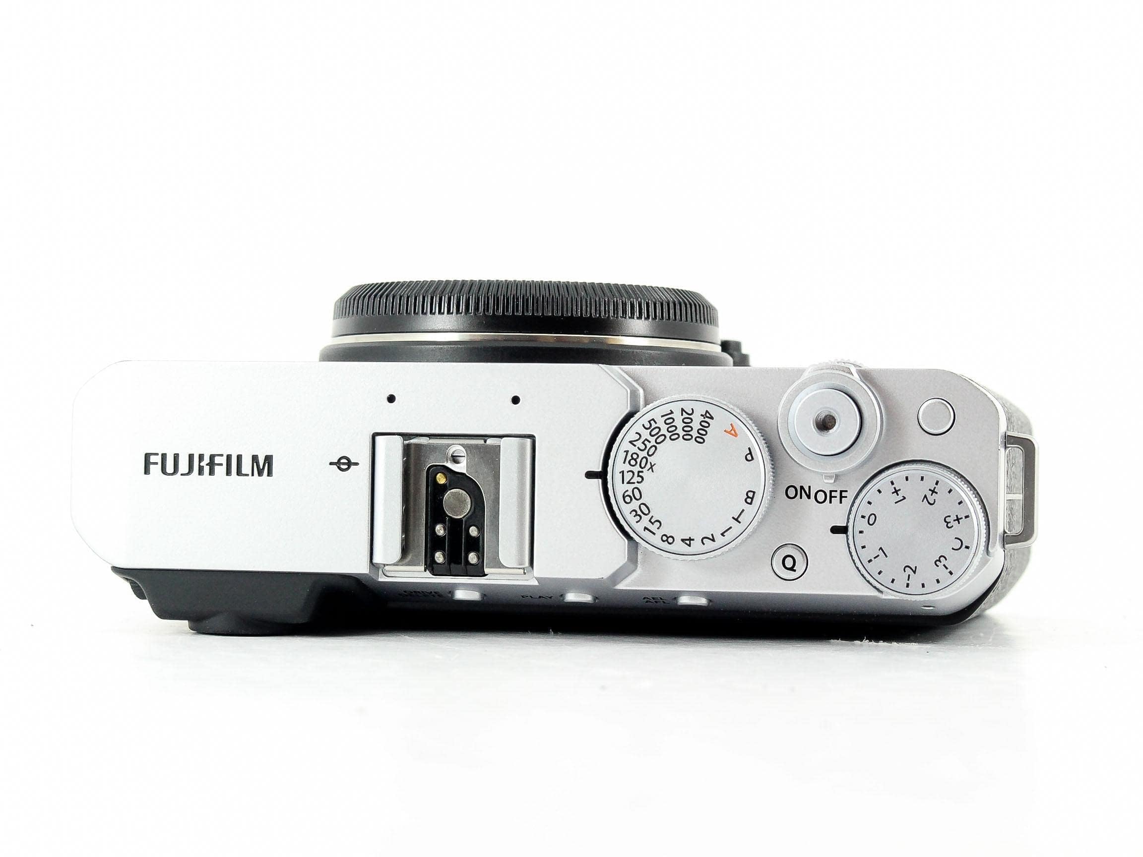 Amazon.co.jp: FUJIFILM Mirrorless Digital Camera X-E4 Body Silver