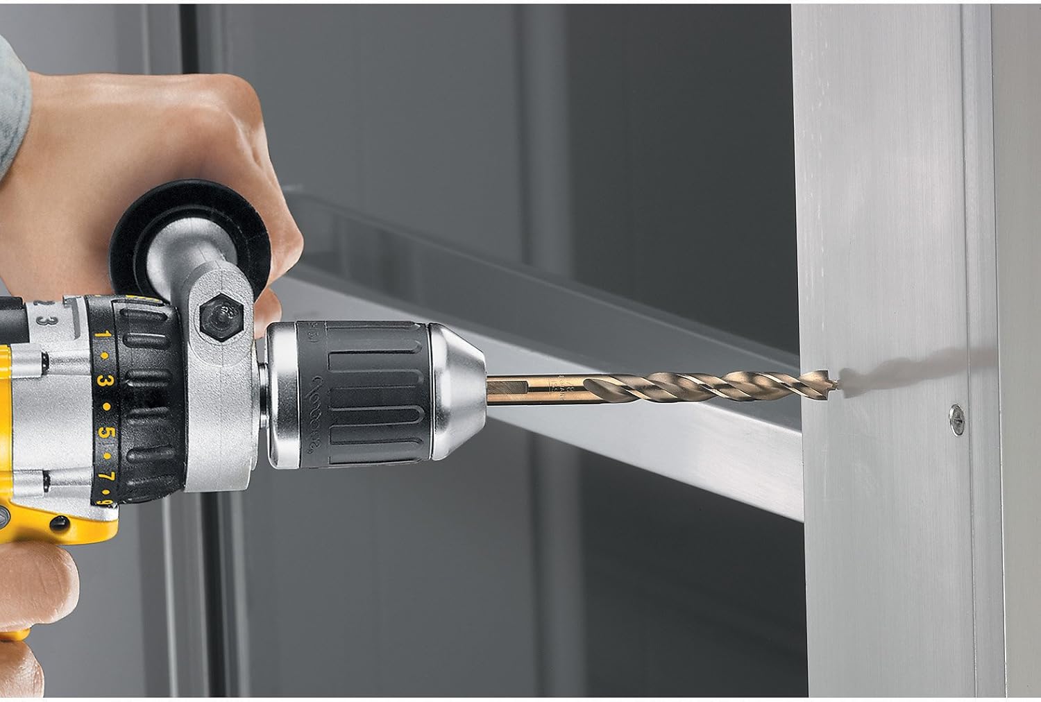 DEWALT DW1916-1/4-Inch Gold Ferrous Oxide Pilot Point Twist Drill Bit