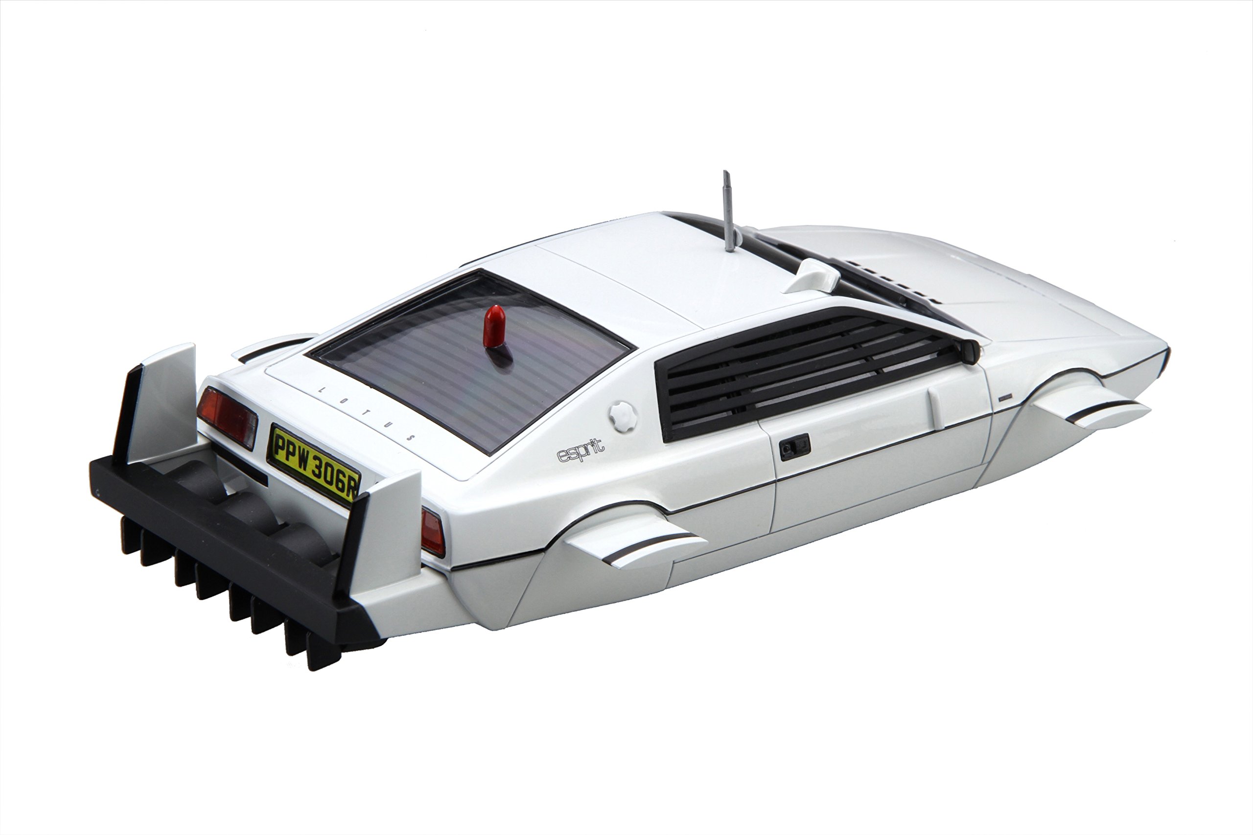 1/24 SCALE BOND CAR Submarine PLASTIC MODEL